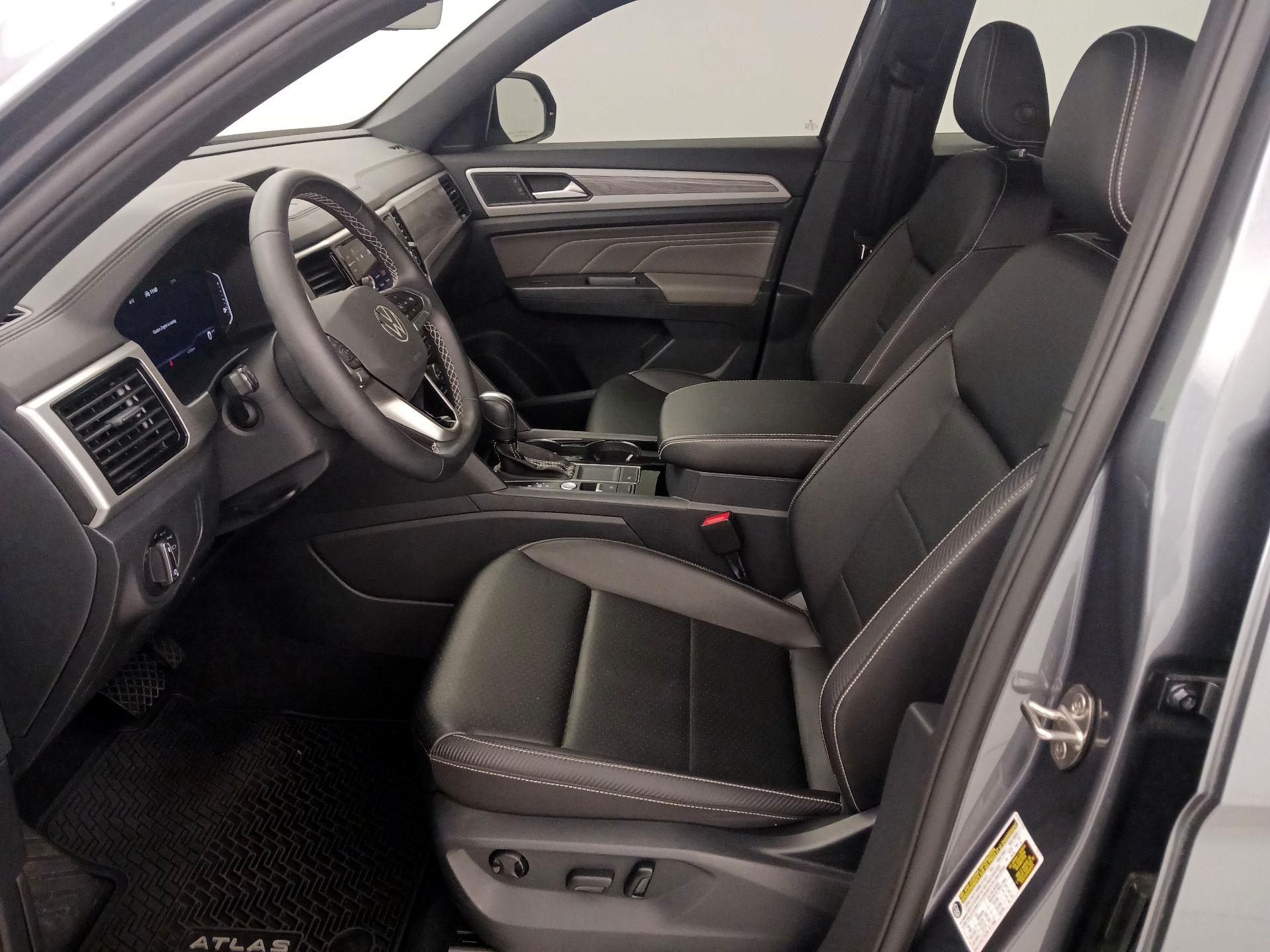 Thumbnail: 2023 Volkswagen Atlas - 11