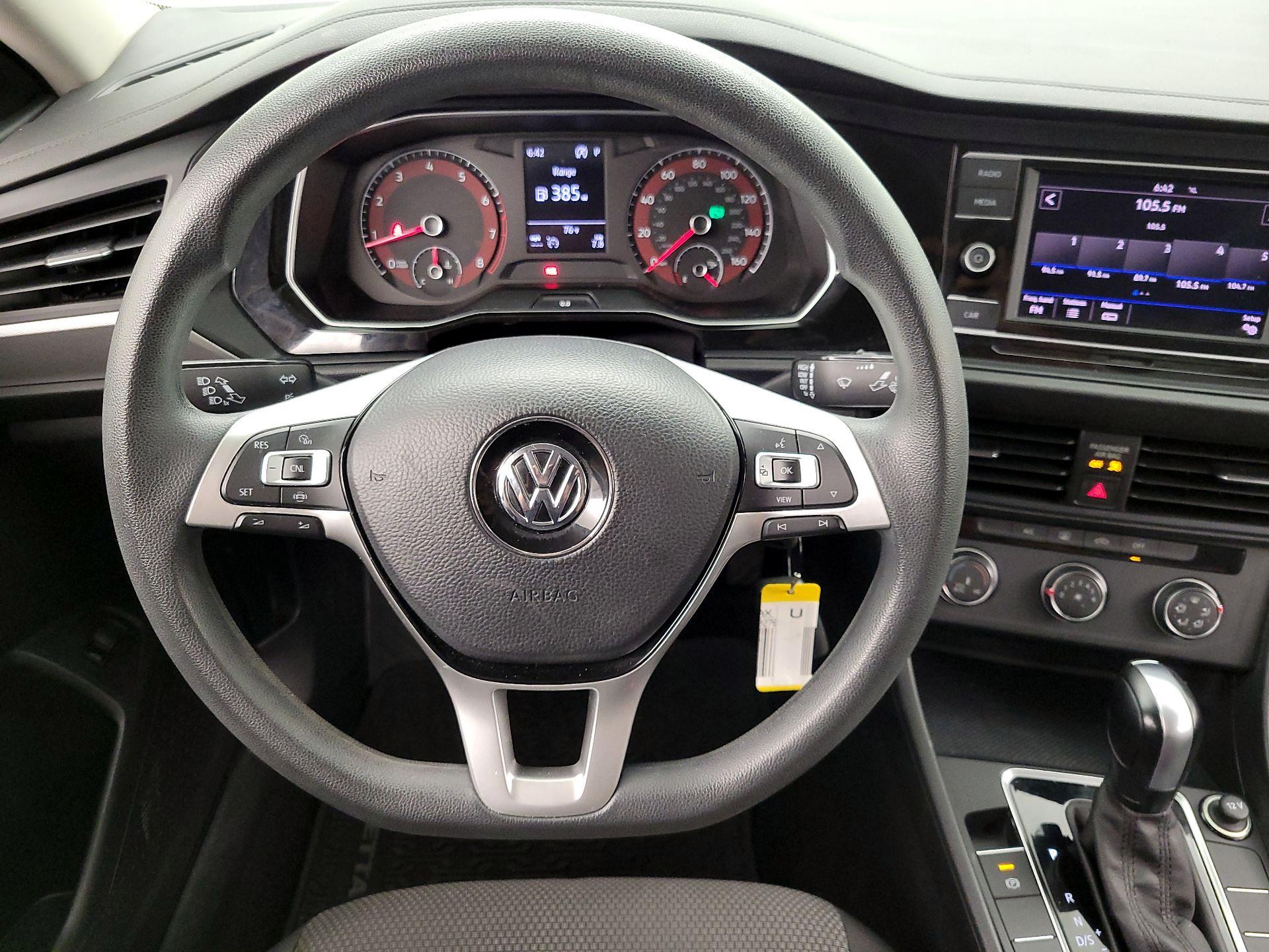 Thumbnail: 2019 Volkswagen Jetta - 10