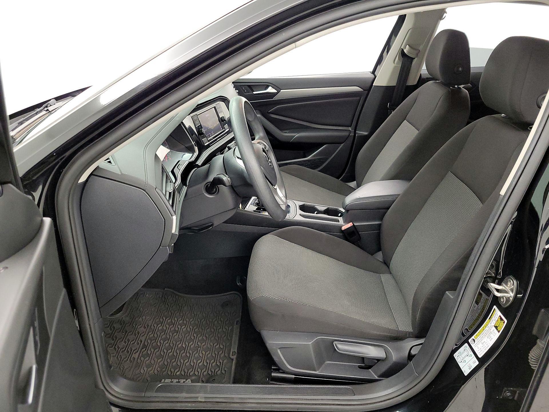 Thumbnail: 2019 Volkswagen Jetta - 11
