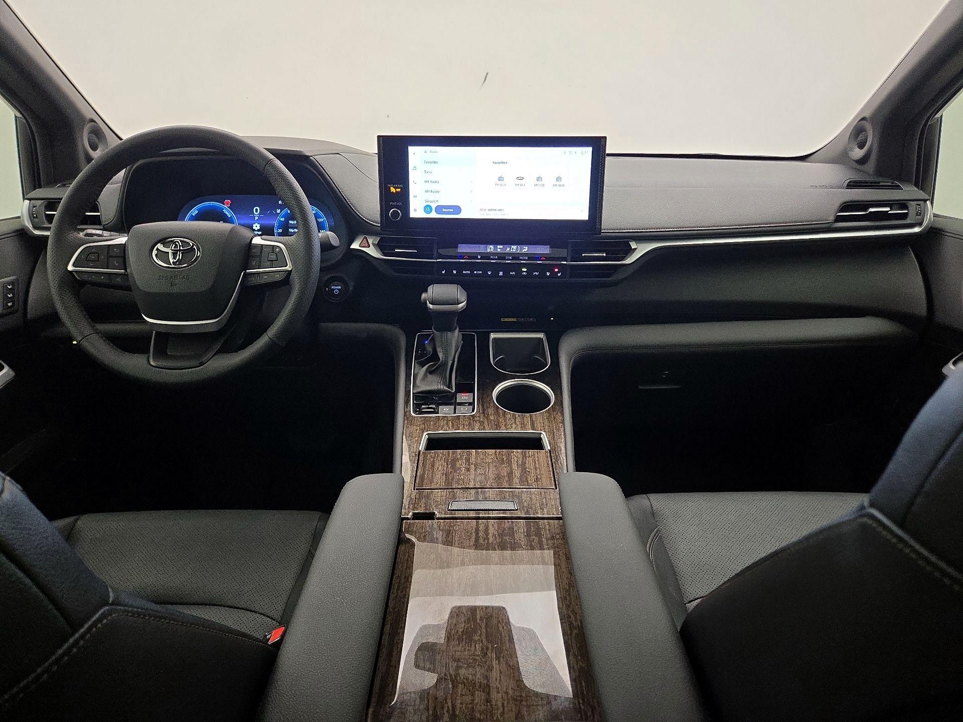 Thumbnail: 2025 Toyota Sienna - 9
