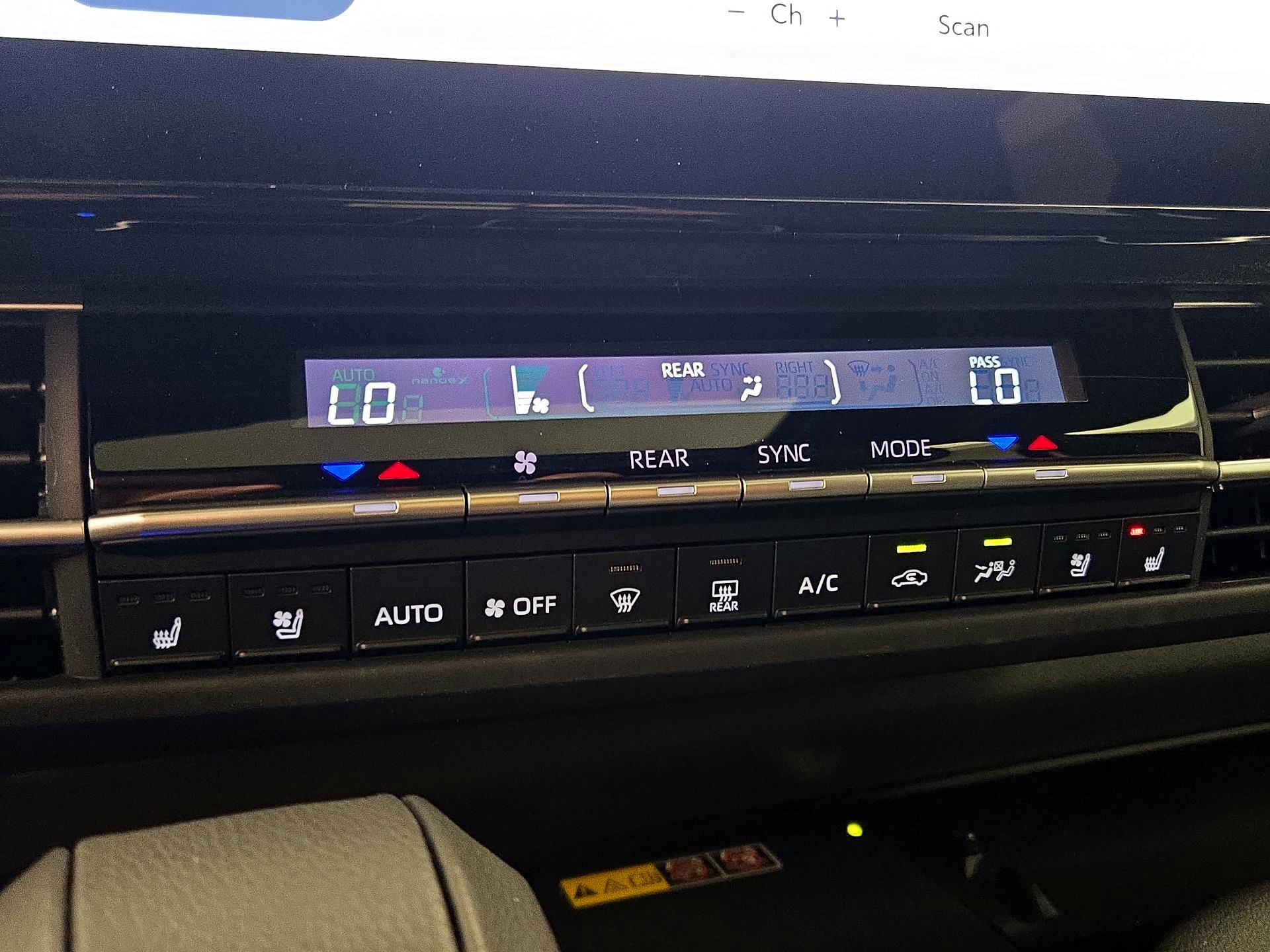 Thumbnail: 2025 Toyota Sienna - 16