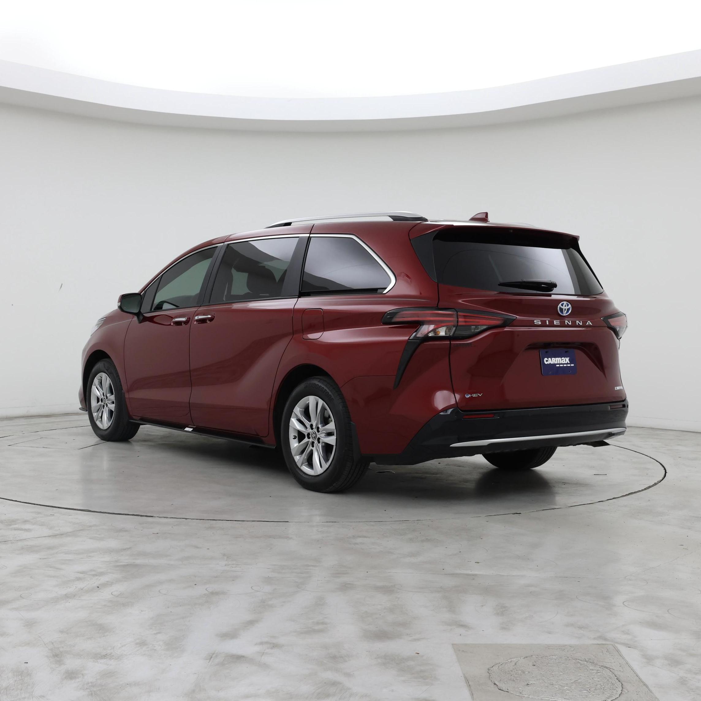 Thumbnail: 2025 Toyota Sienna - 2