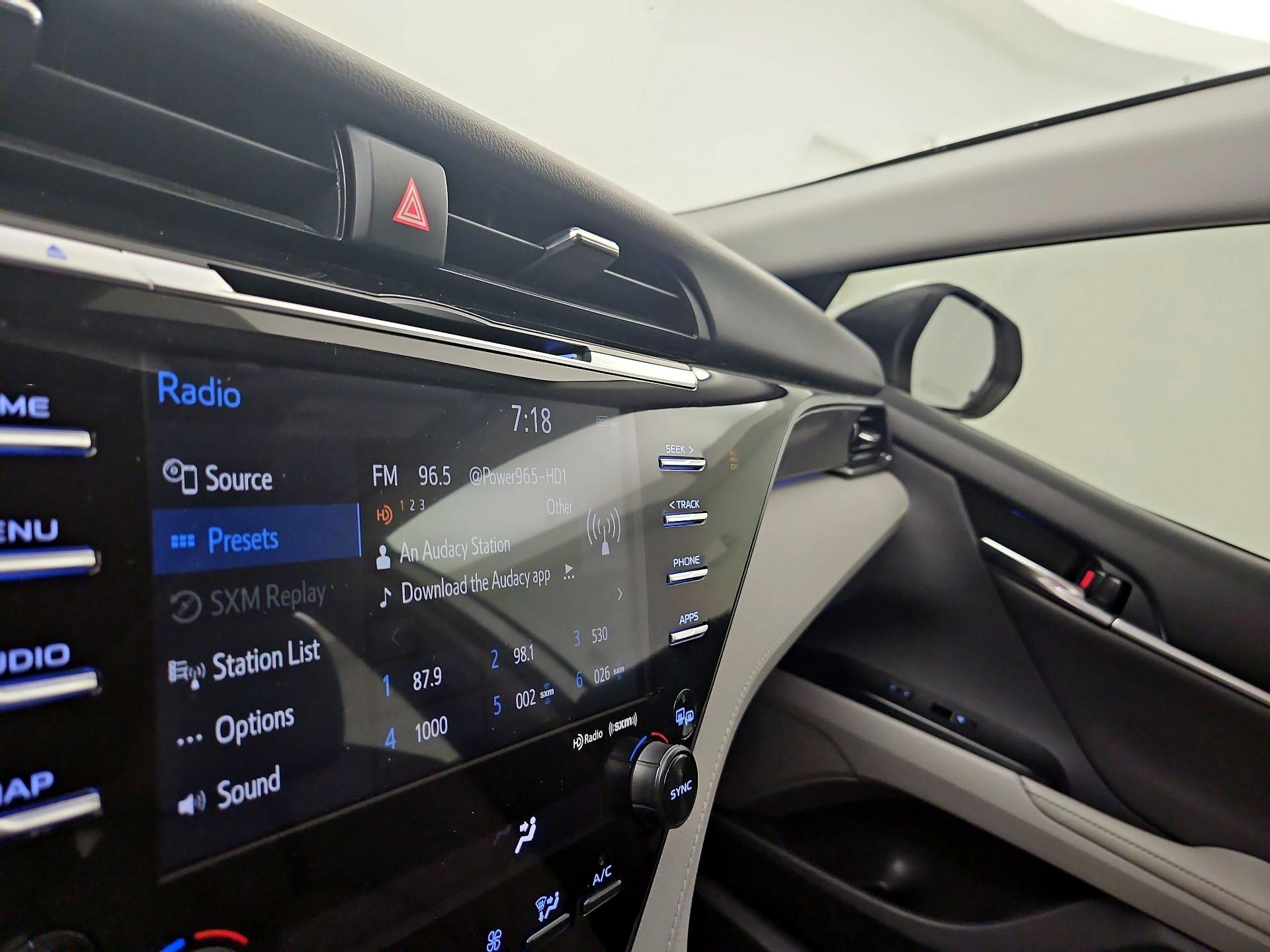 Thumbnail: 2020 Toyota Camry - 15