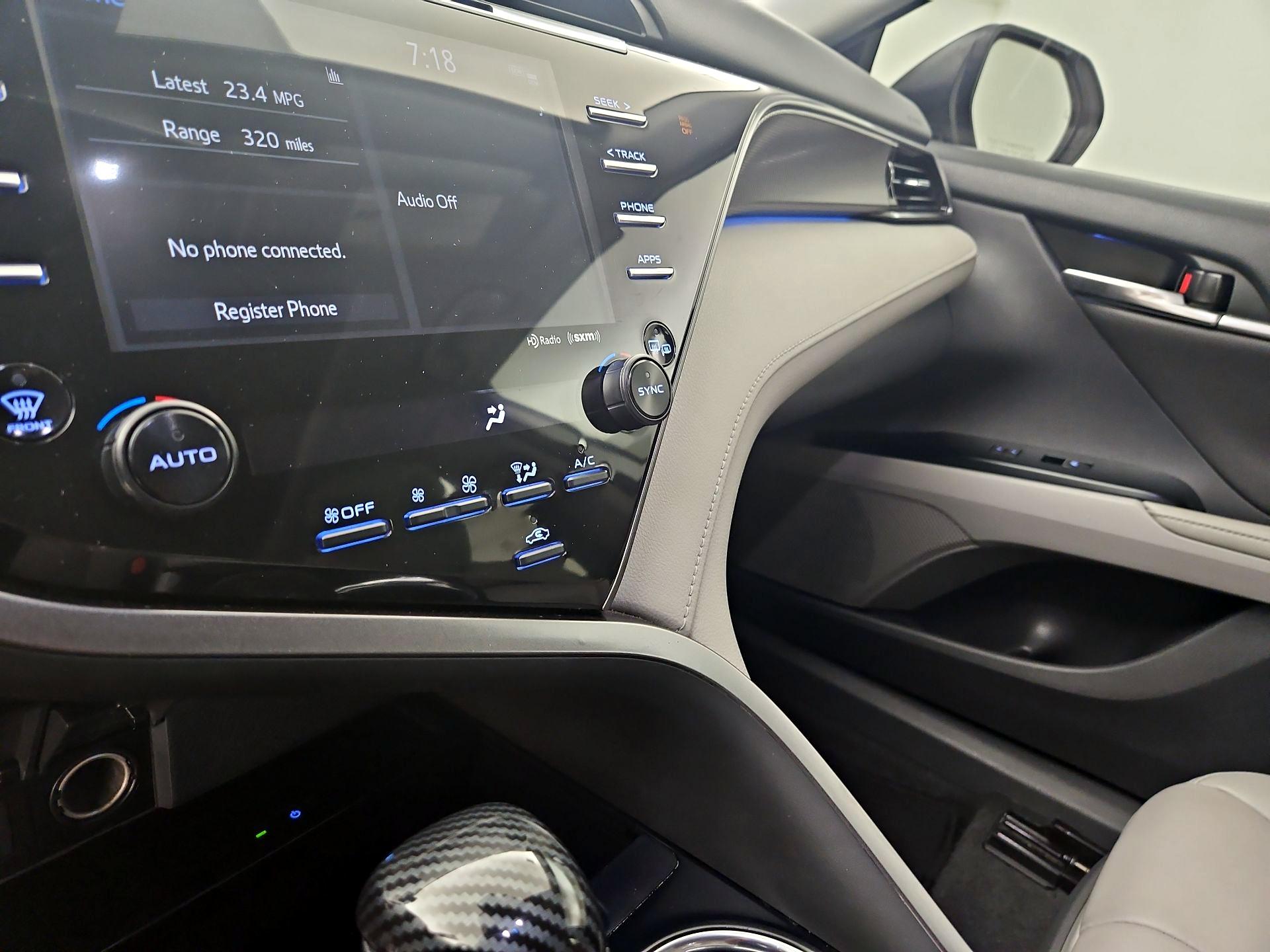 Thumbnail: 2020 Toyota Camry - 16