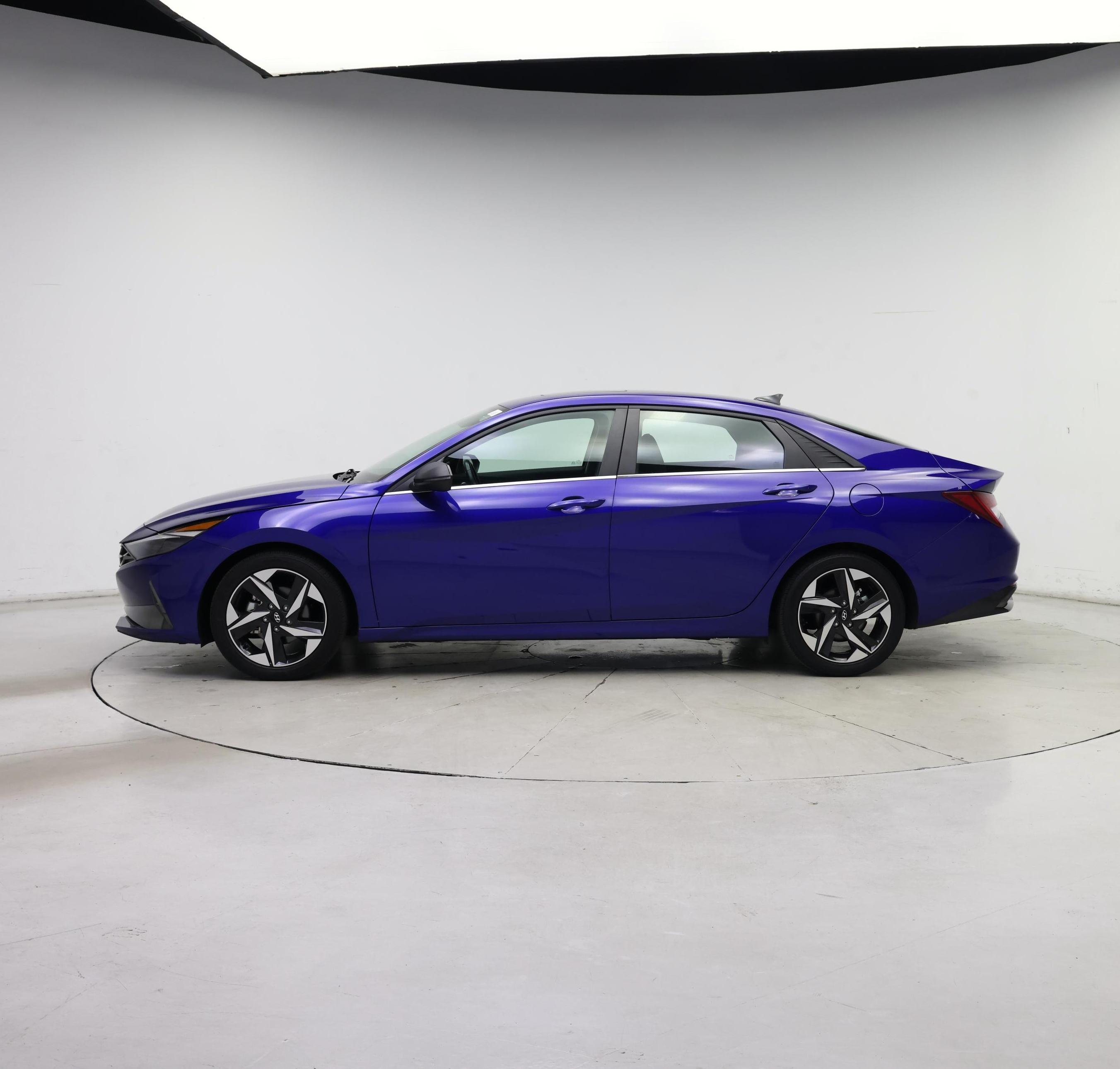 Thumbnail: 2022 Hyundai Elantra - 3