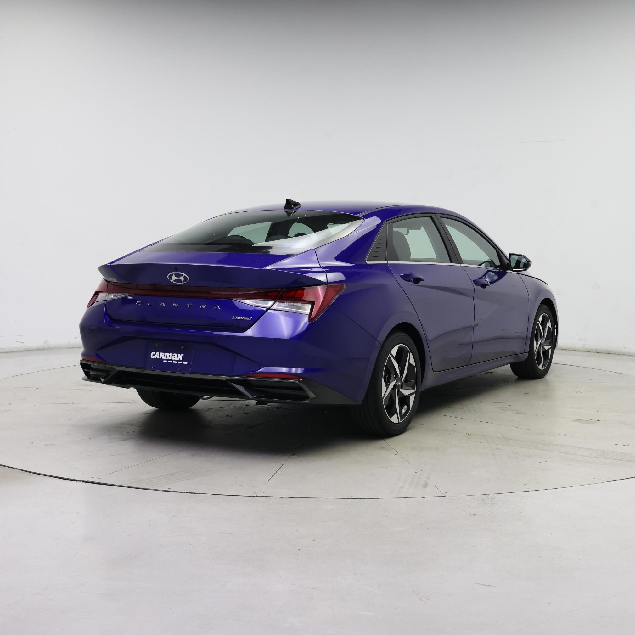 Thumbnail: 2022 Hyundai Elantra - 8