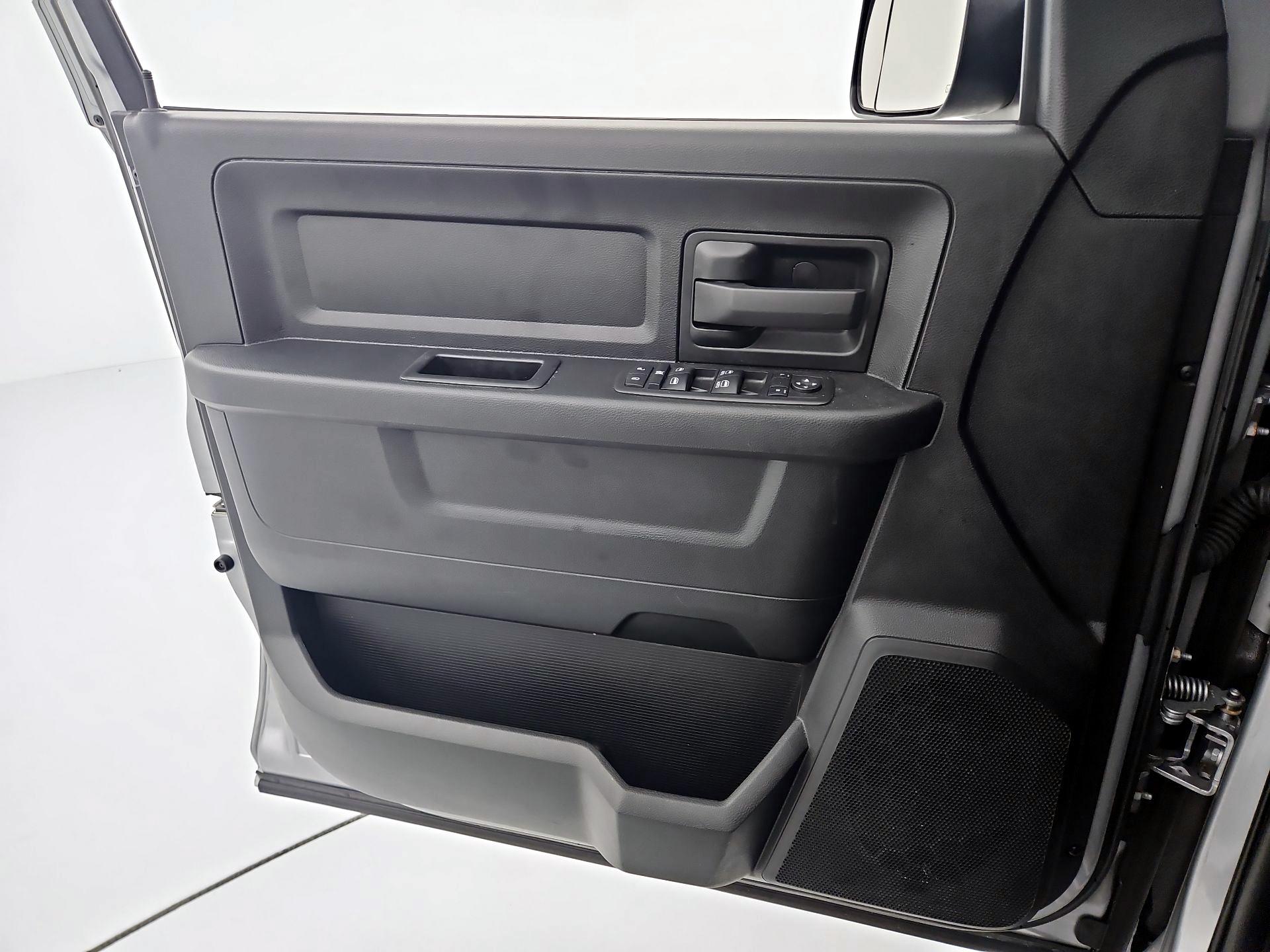 Thumbnail: 2021 RAM 1500 Classic - 12