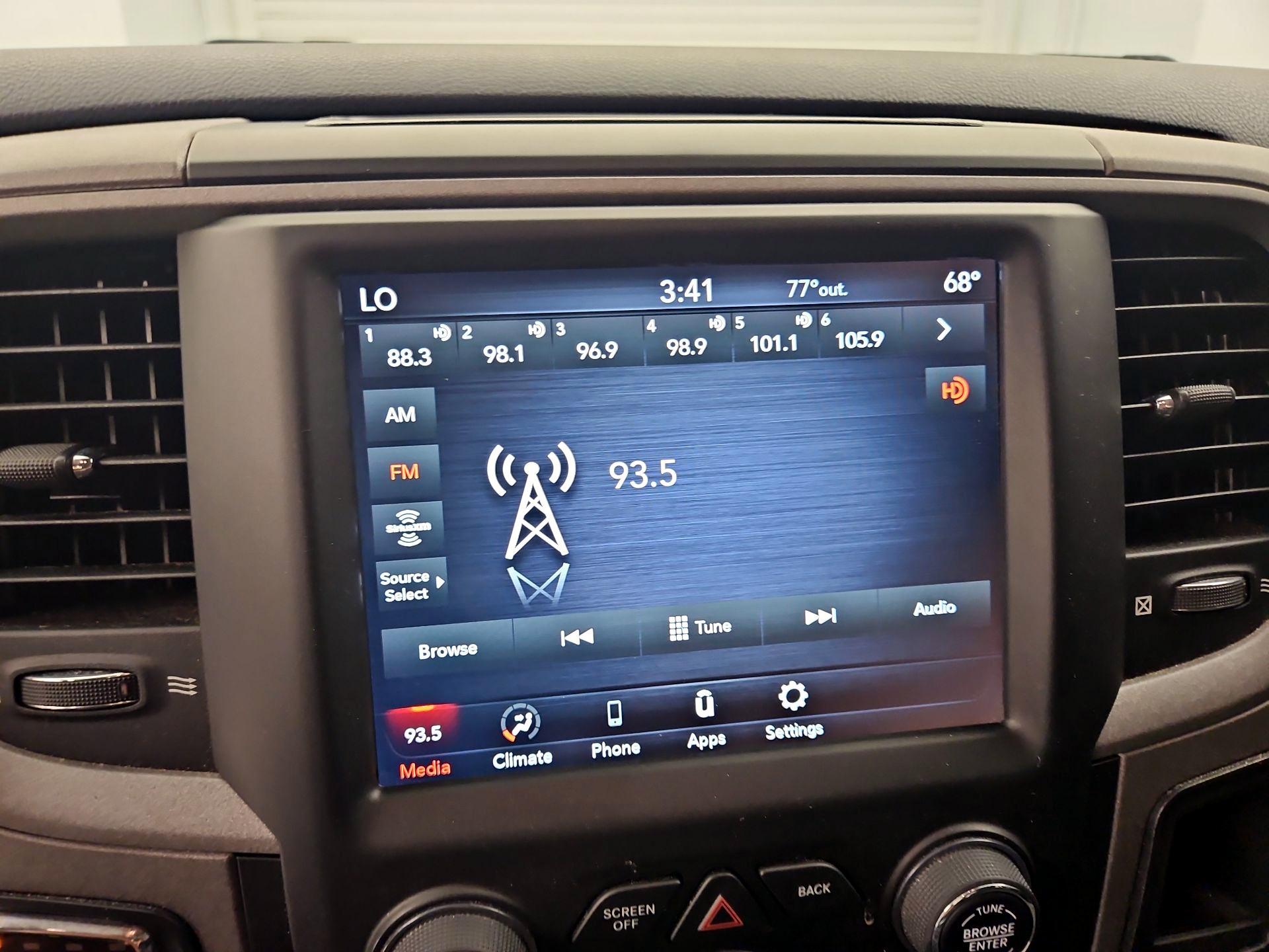 Thumbnail: 2021 RAM 1500 Classic - 15