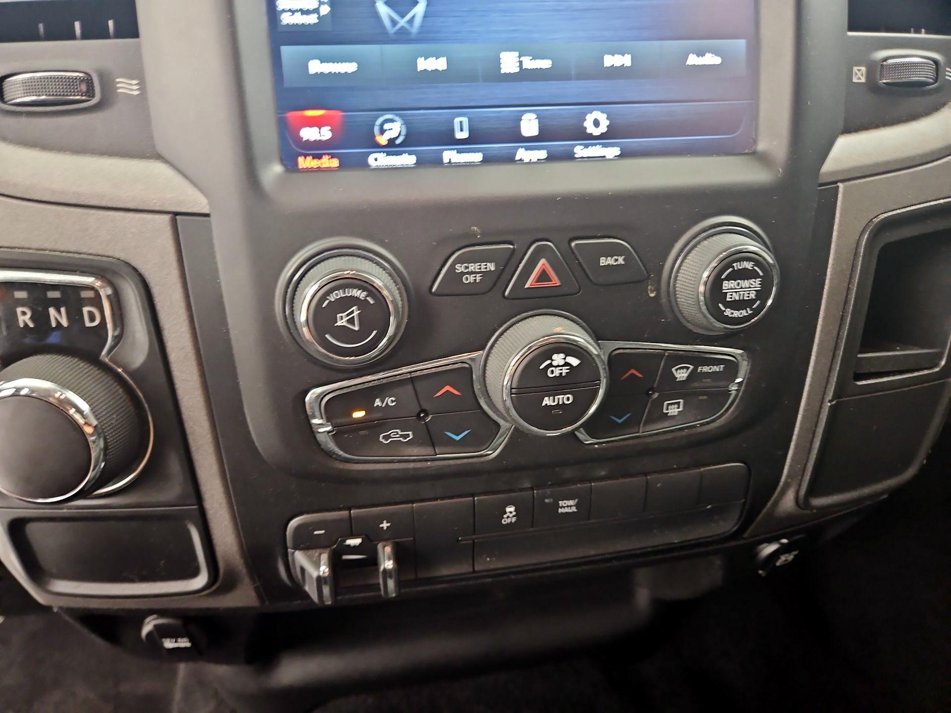 Thumbnail: 2021 RAM 1500 Classic - 16