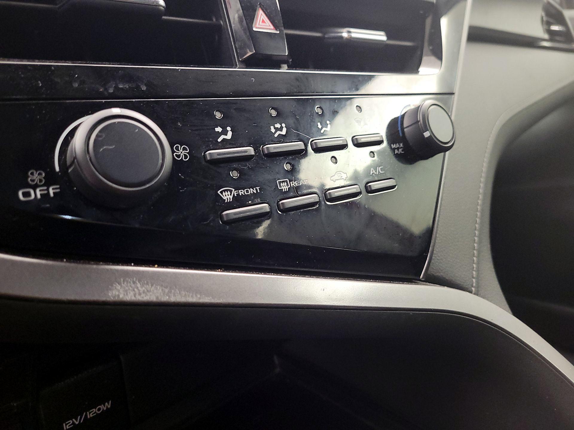 Thumbnail: 2021 Toyota Camry - 14