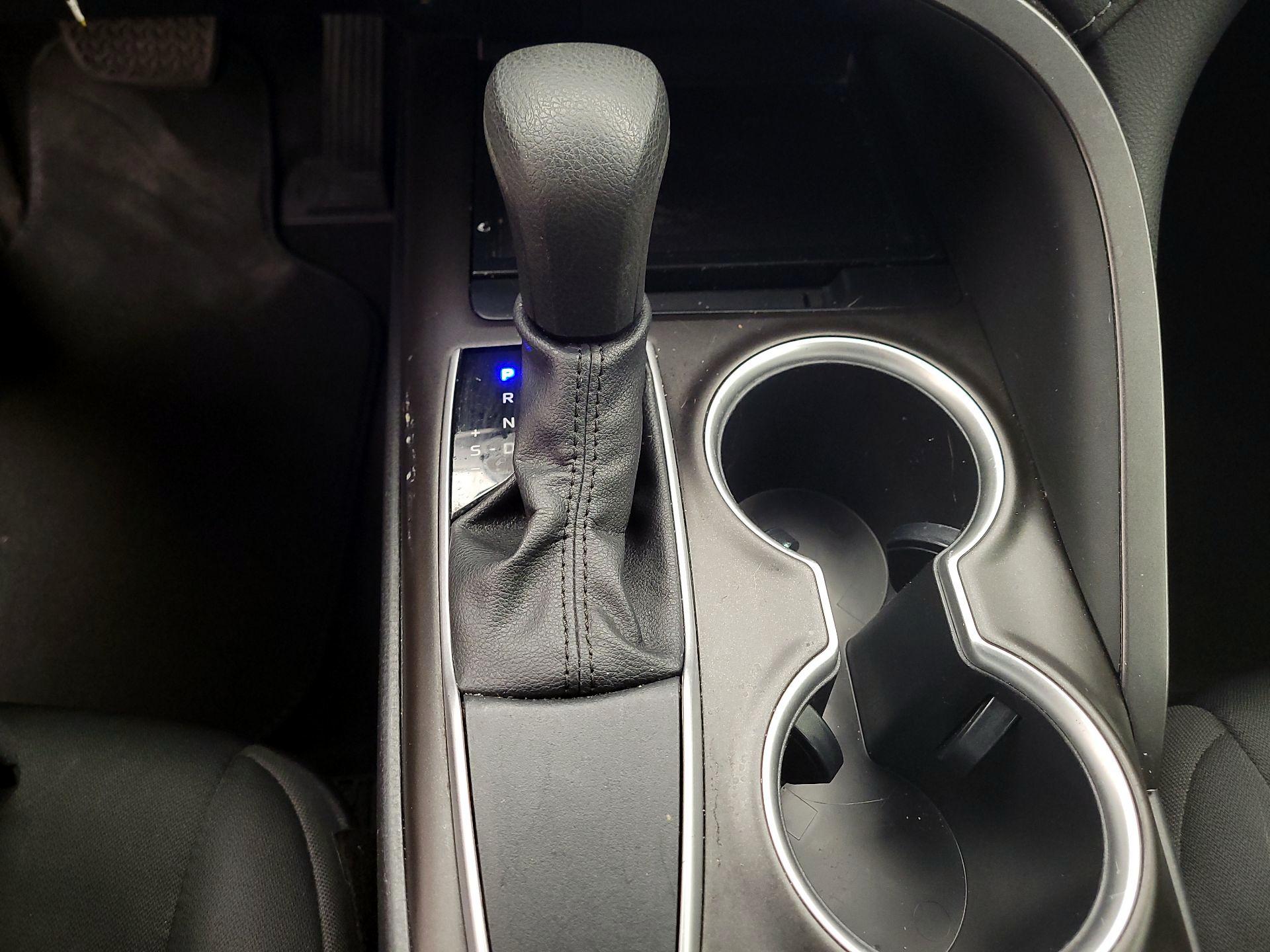 Thumbnail: 2021 Toyota Camry - 15