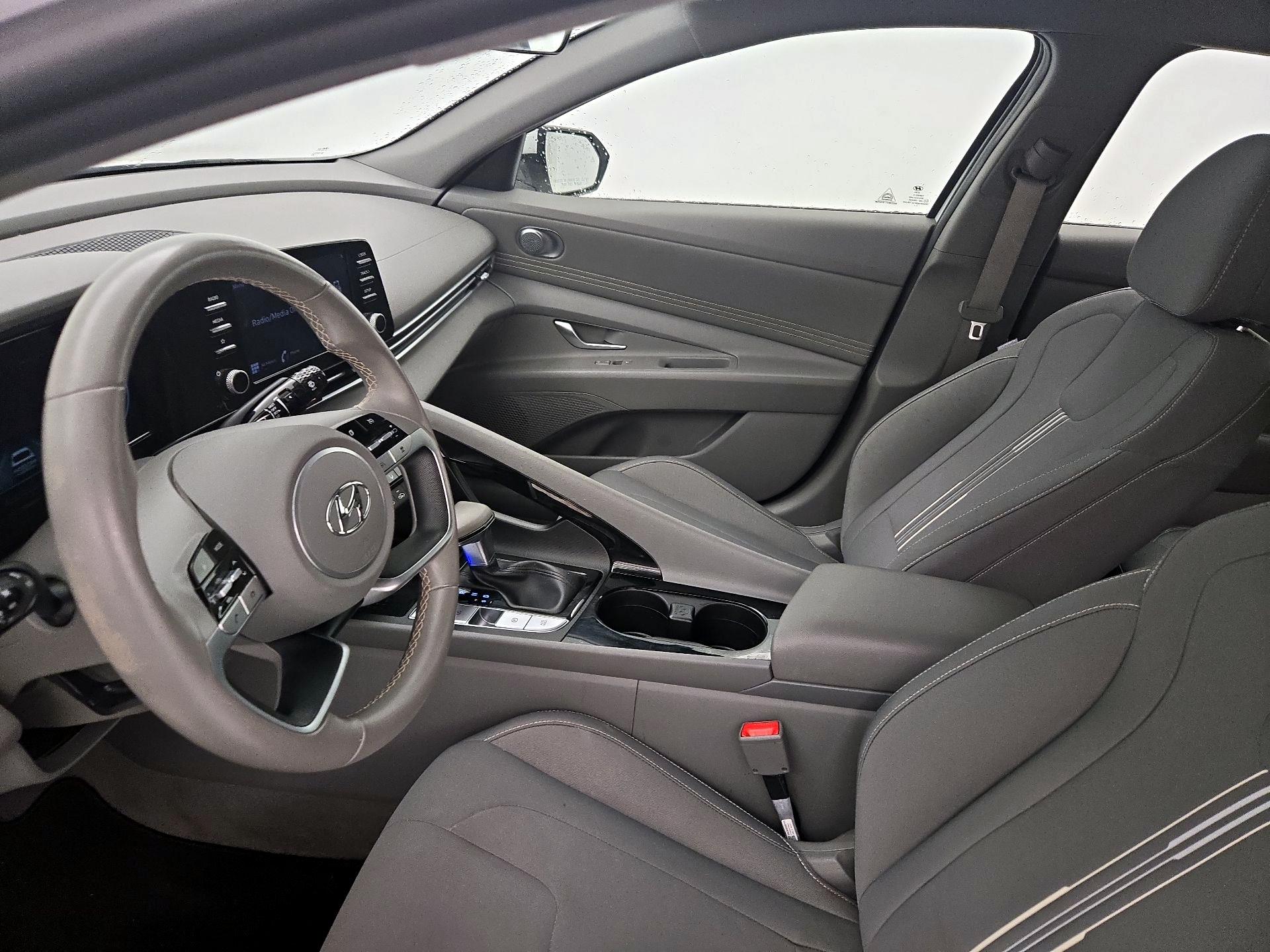 Thumbnail: 2021 Hyundai Elantra - 11