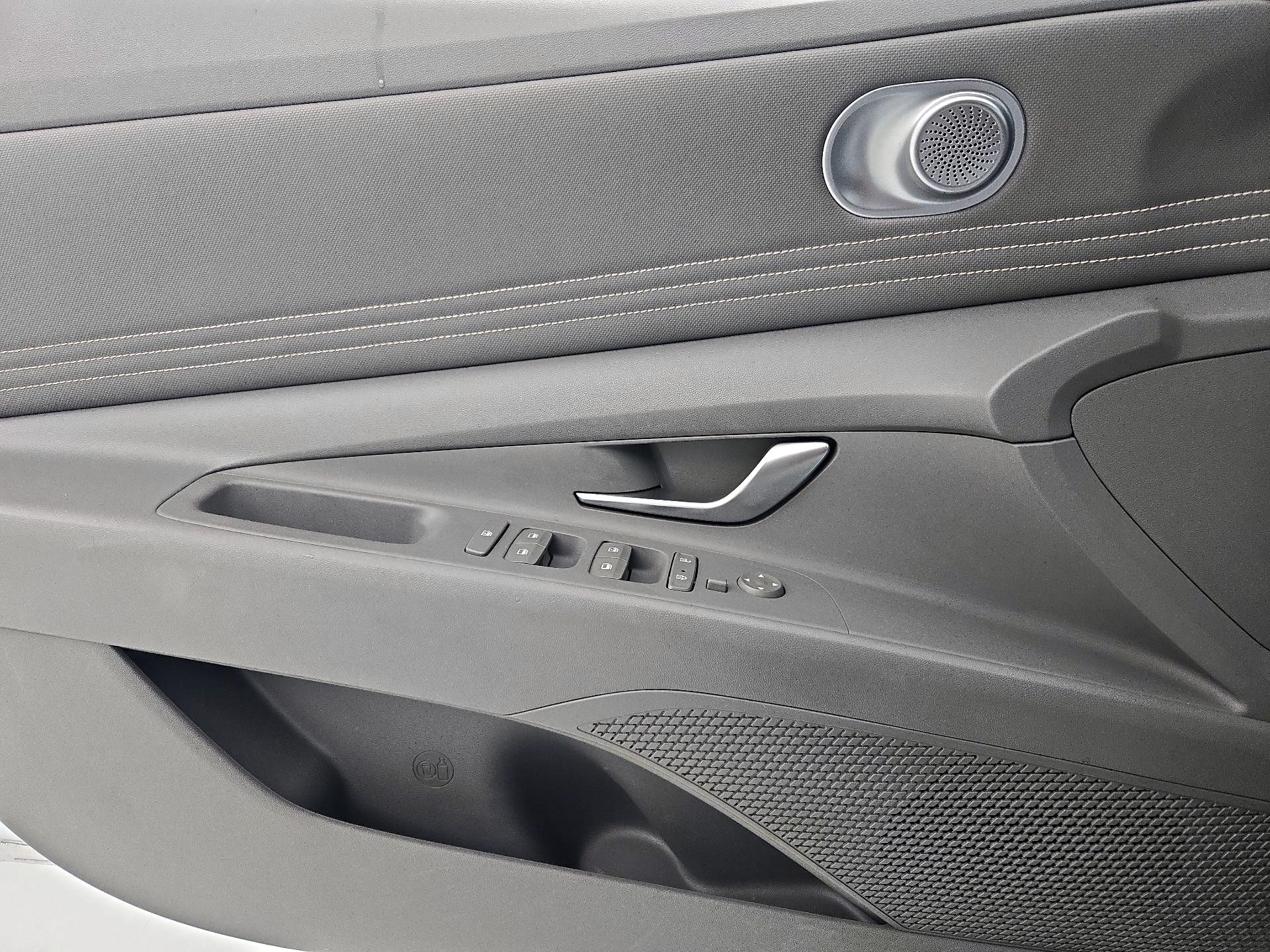 Thumbnail: 2021 Hyundai Elantra - 12