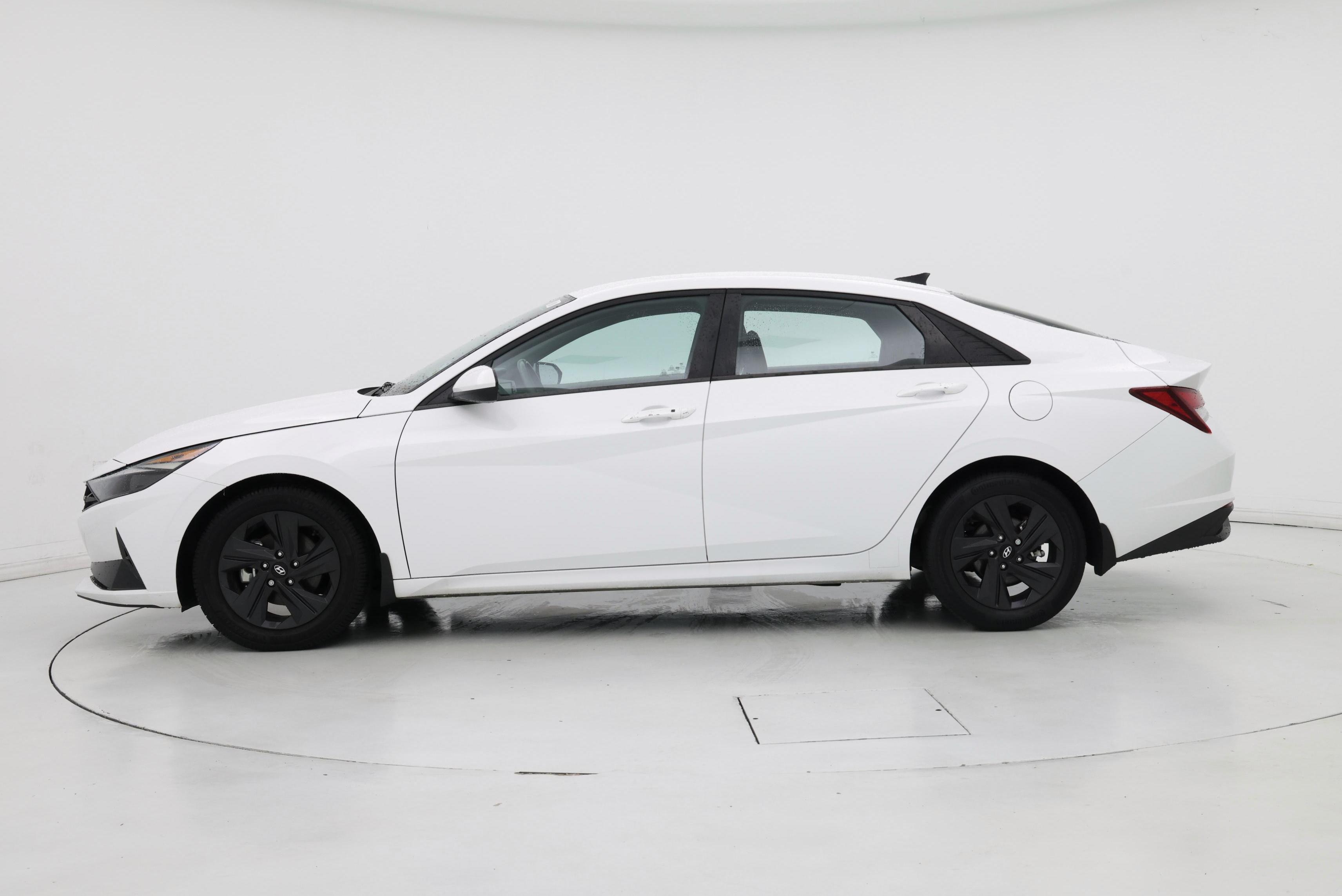 Thumbnail: 2021 Hyundai Elantra - 3