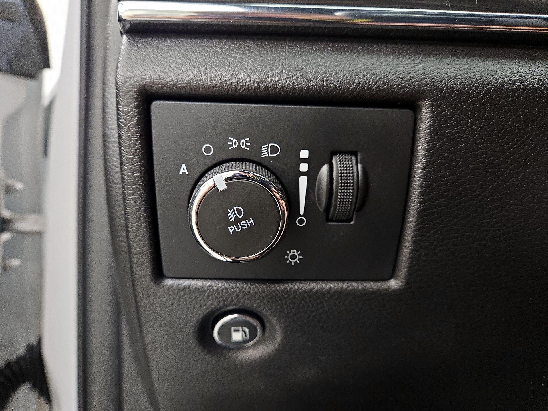 Thumbnail: 2021 Jeep Grand Cherokee - 13
