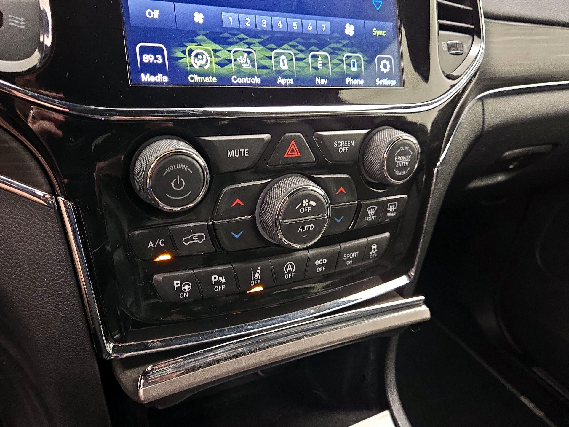 Thumbnail: 2021 Jeep Grand Cherokee - 17