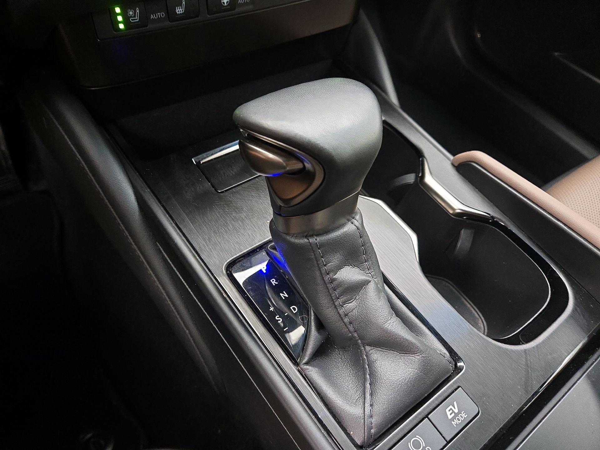 Thumbnail: 2023 Lexus ES - 17