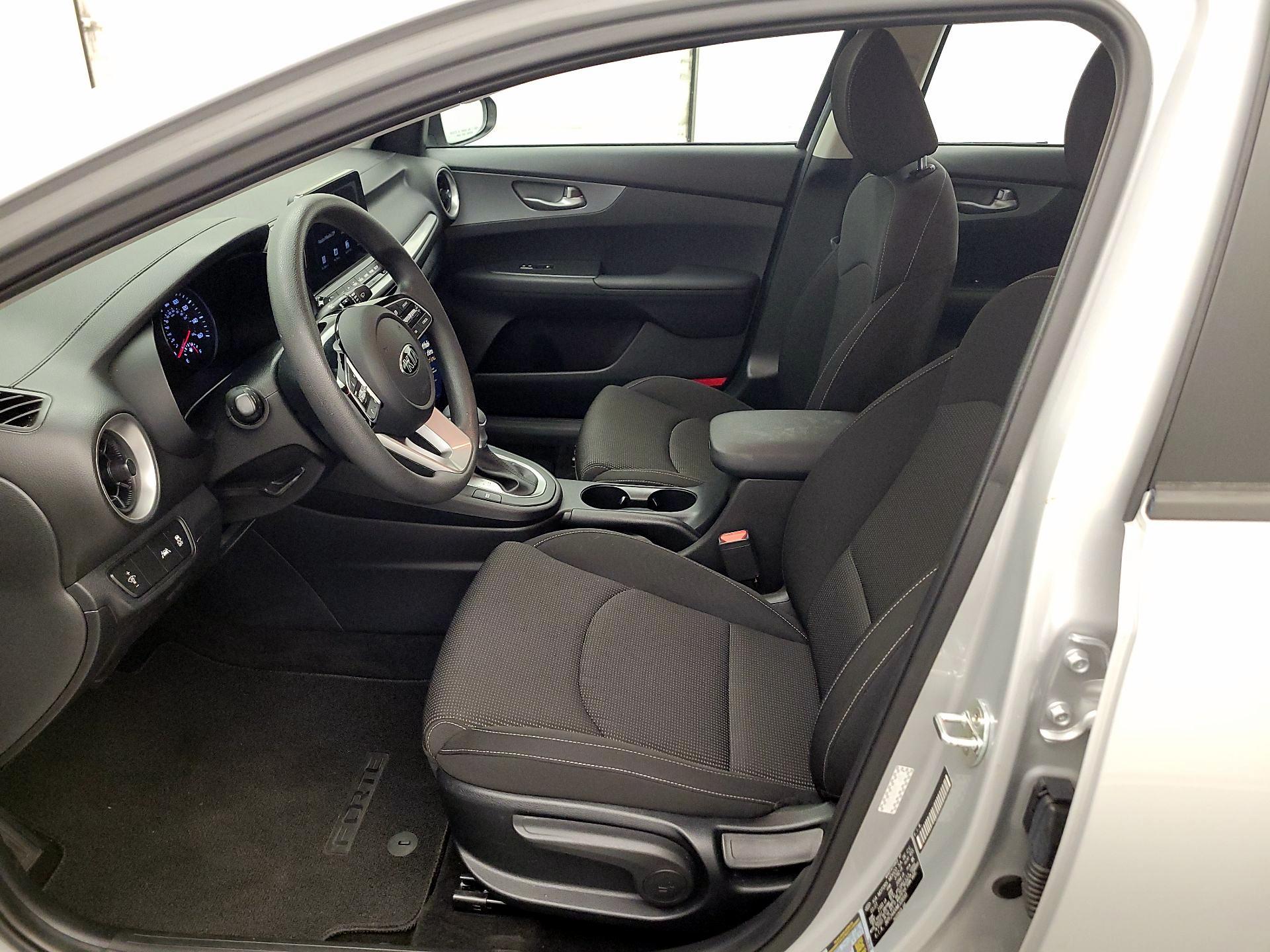 Thumbnail: 2021 Kia Forte - 11