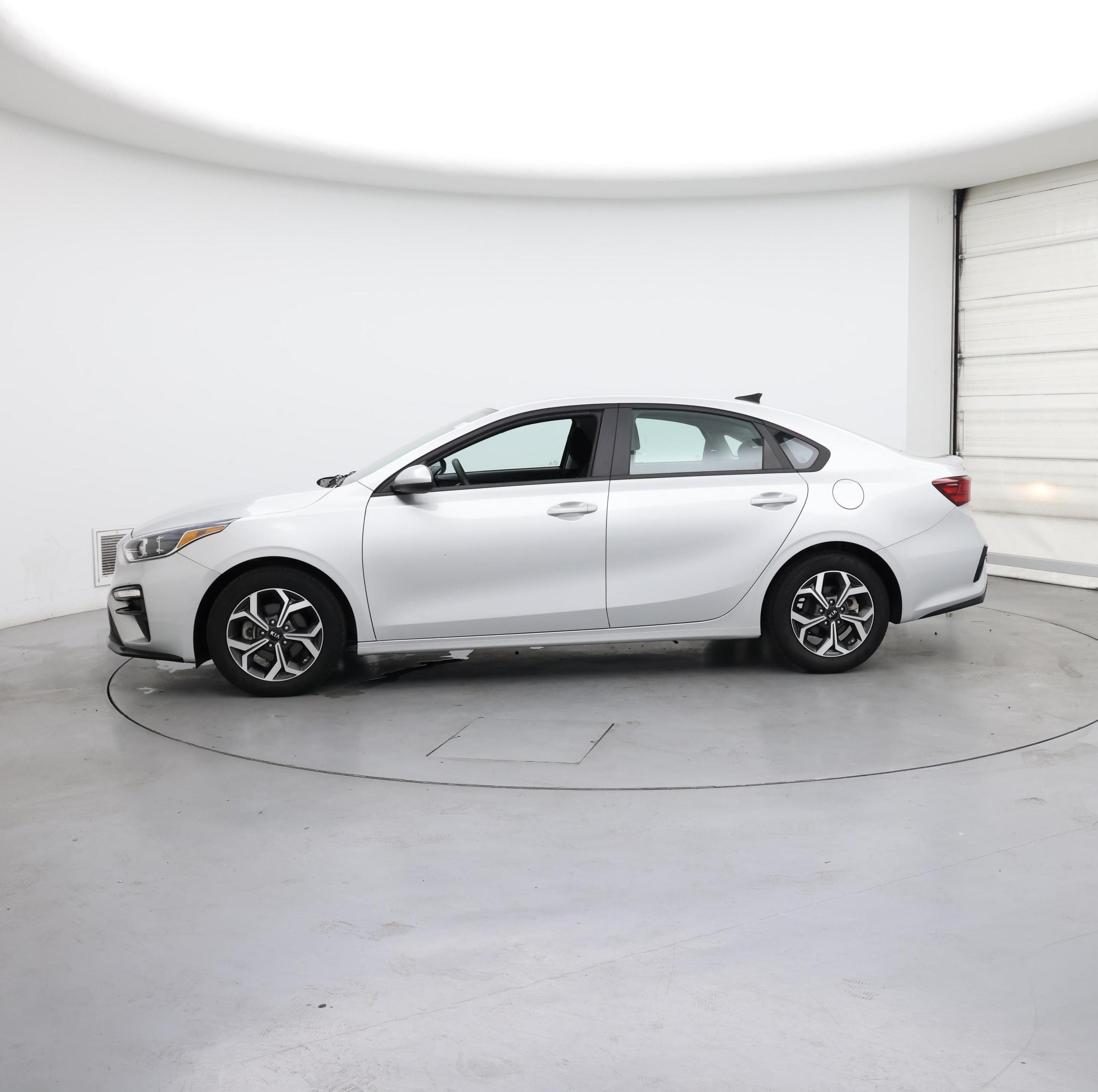 Thumbnail: 2021 Kia Forte - 3
