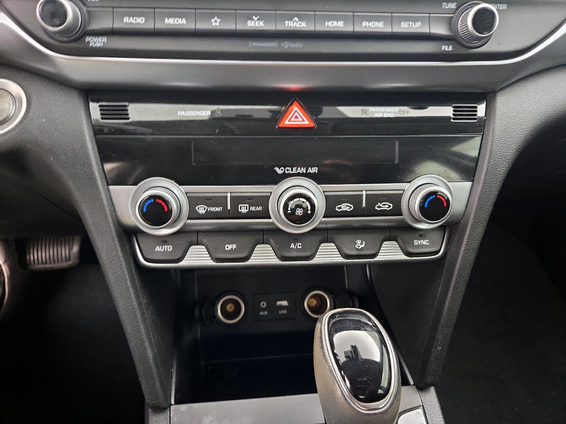 Thumbnail: 2020 Hyundai Elantra - 16