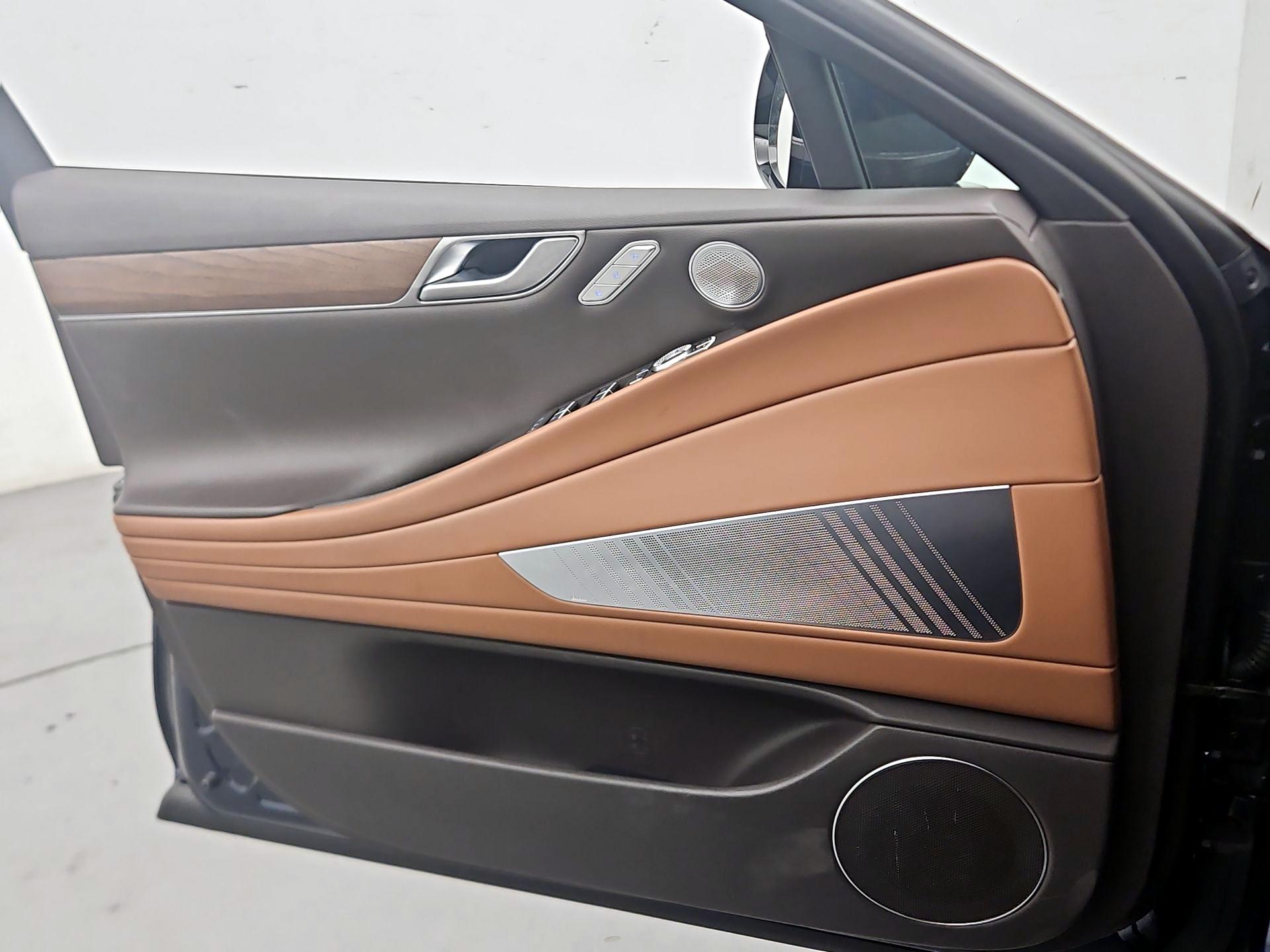 Thumbnail: 2023 Genesis G80 - 12