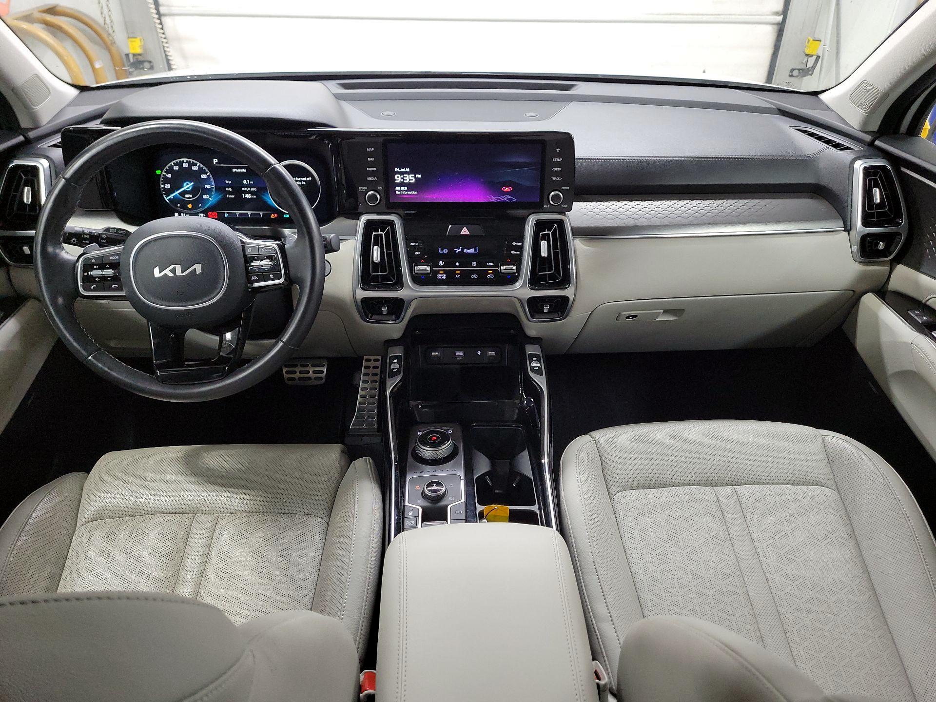 Thumbnail: 2023 Kia Sorento - 9