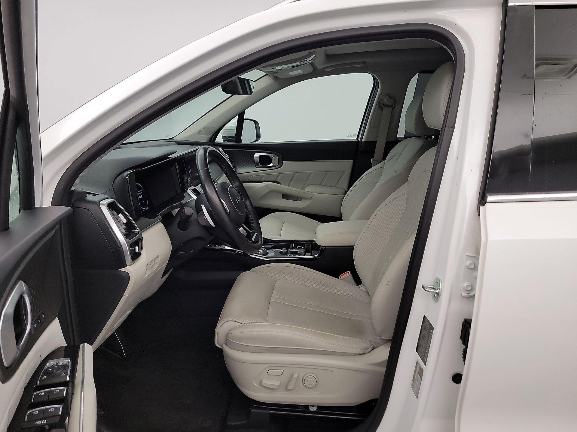 Thumbnail: 2023 Kia Sorento - 11
