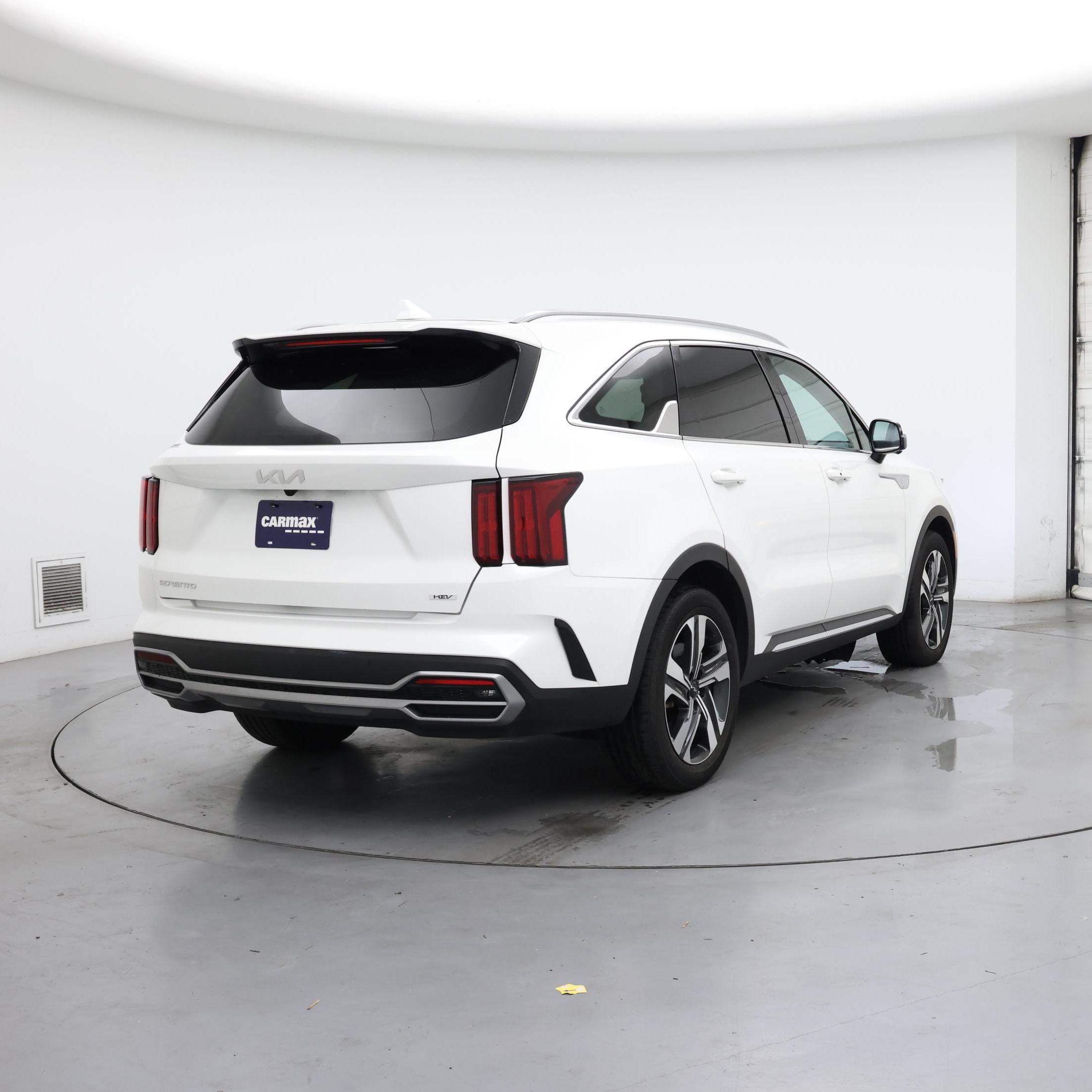 Thumbnail: 2023 Kia Sorento - 8