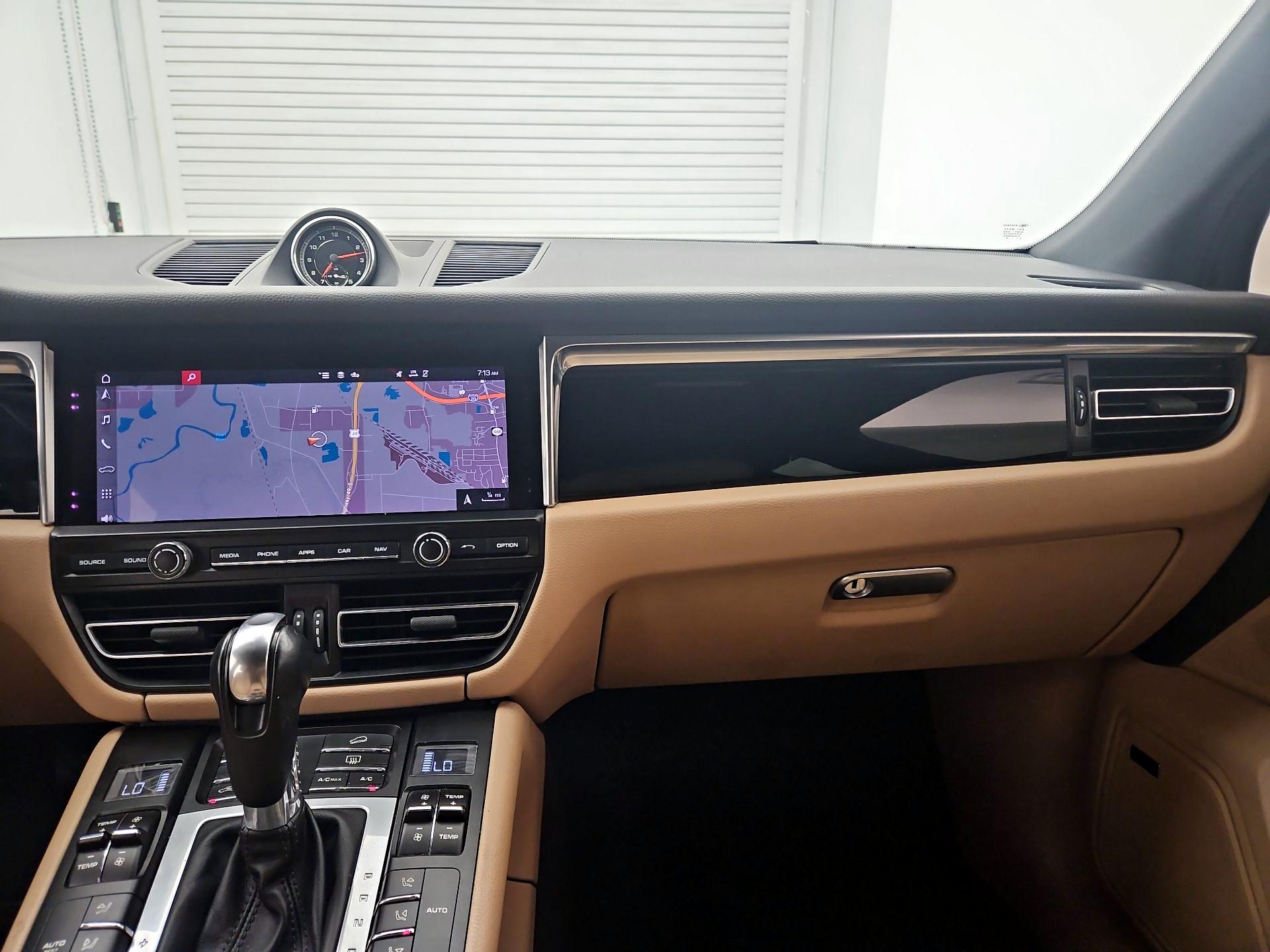 Thumbnail: 2020 Porsche Macan - 9