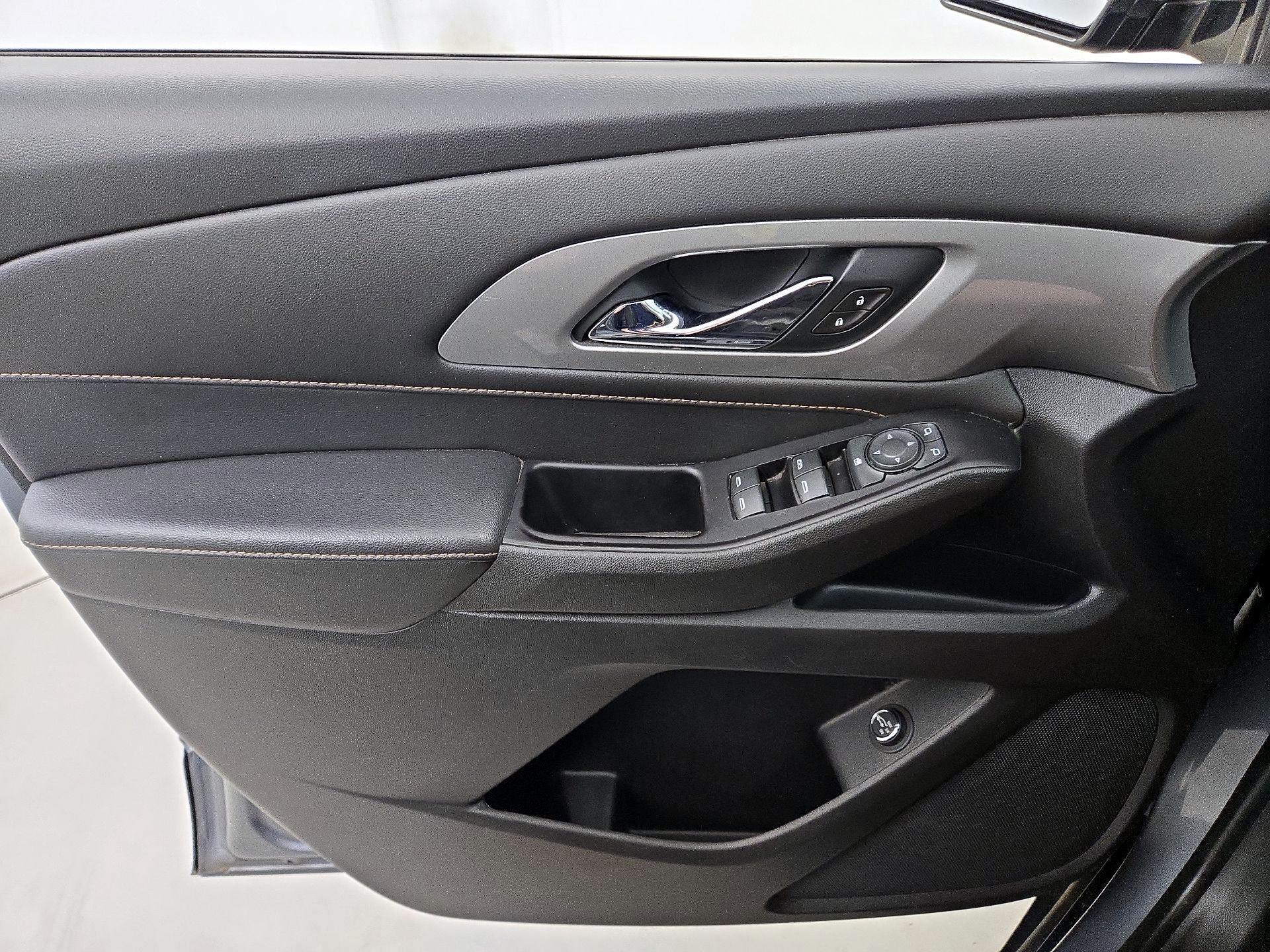 Thumbnail: 2020 Chevrolet Traverse - 12