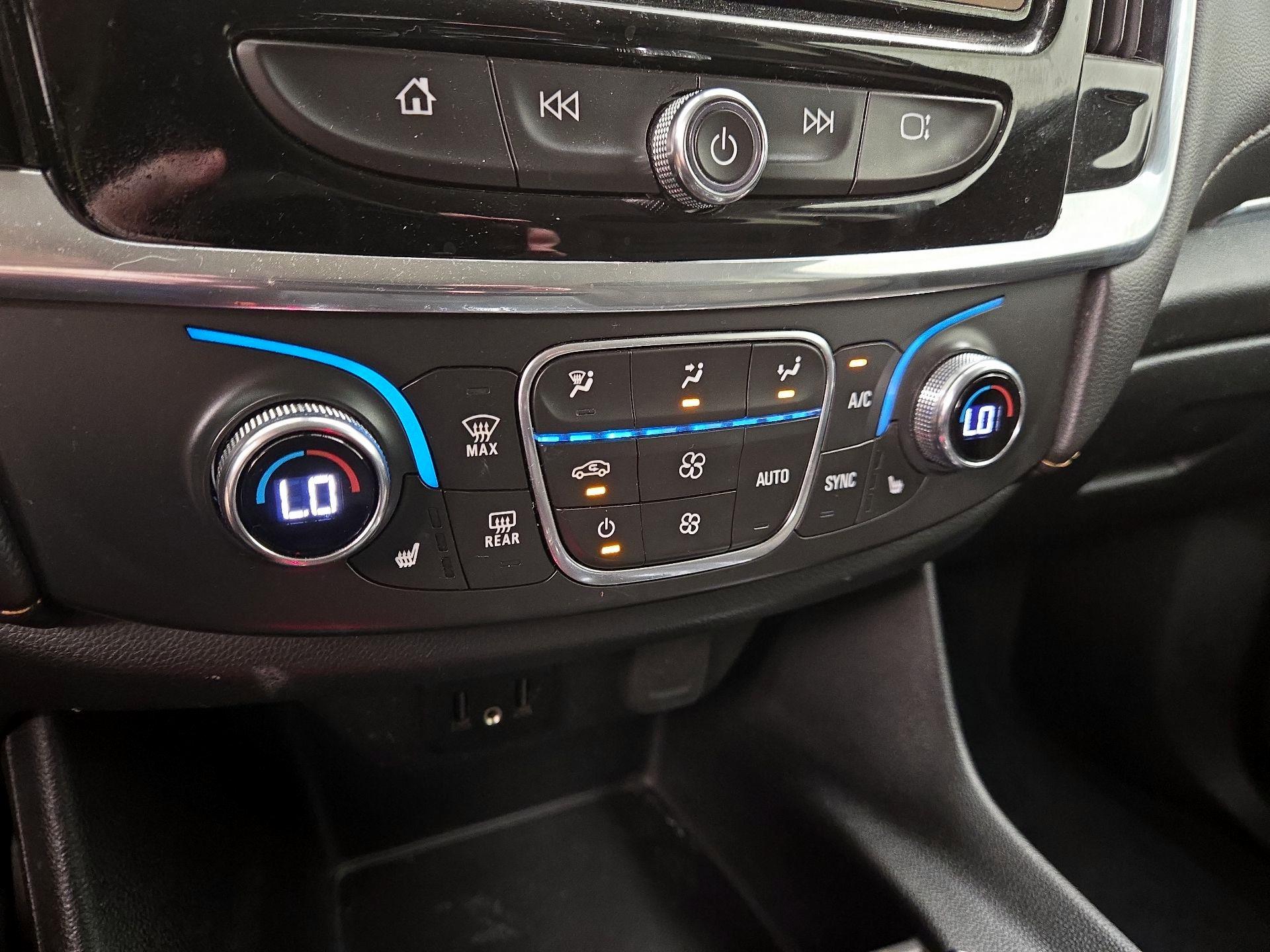 Thumbnail: 2020 Chevrolet Traverse - 16