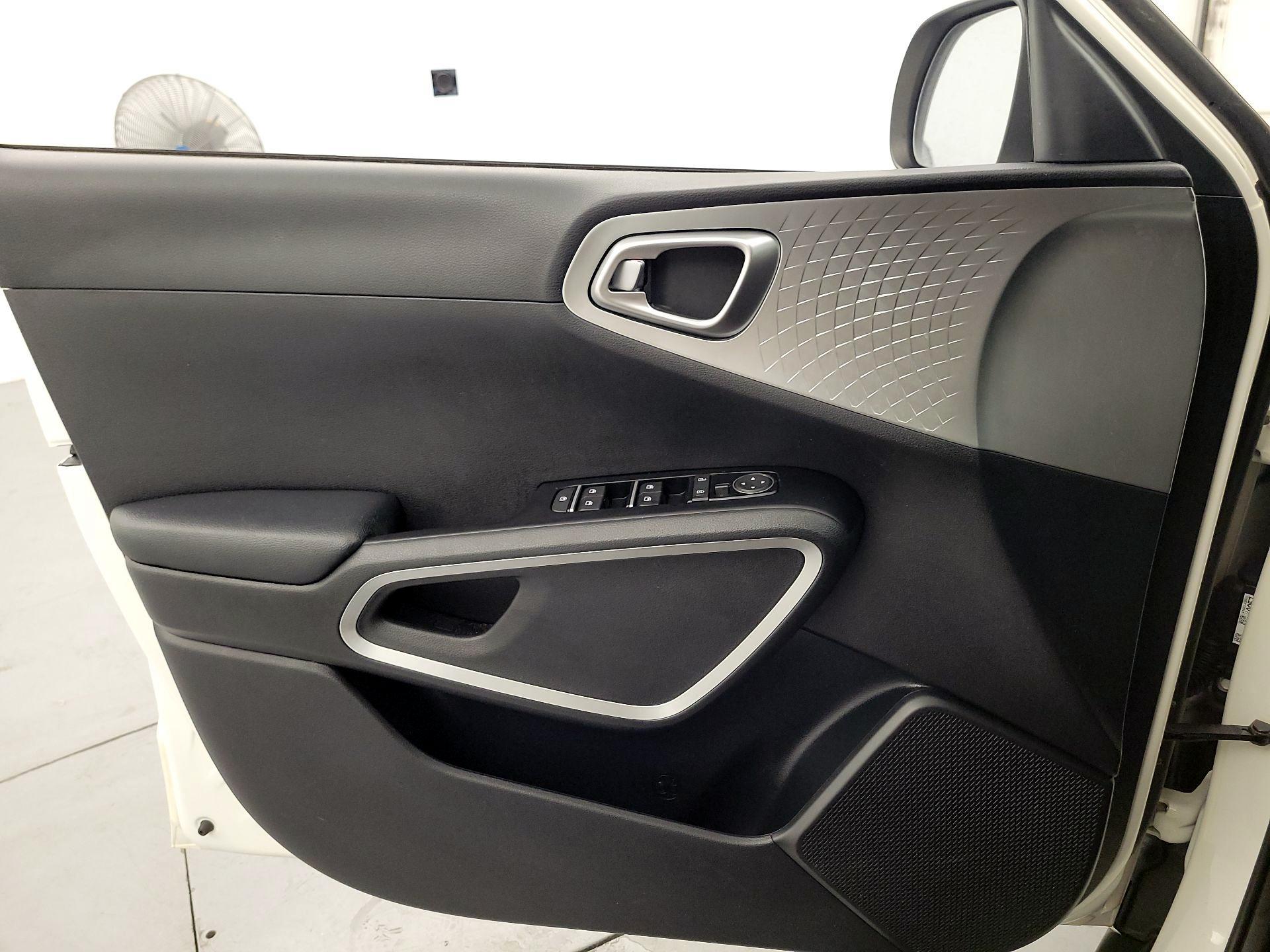 Thumbnail: 2020 Kia Soul - 12