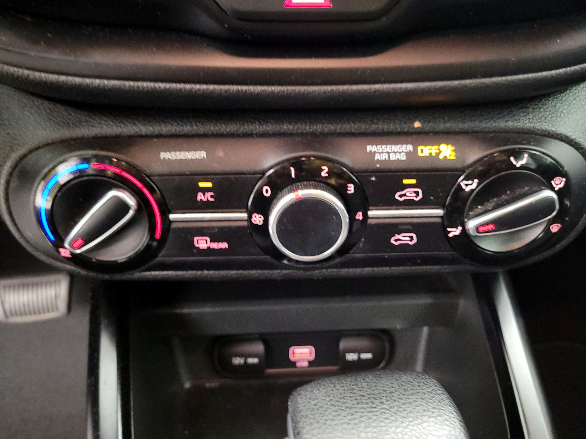 Thumbnail: 2020 Kia Soul - 15