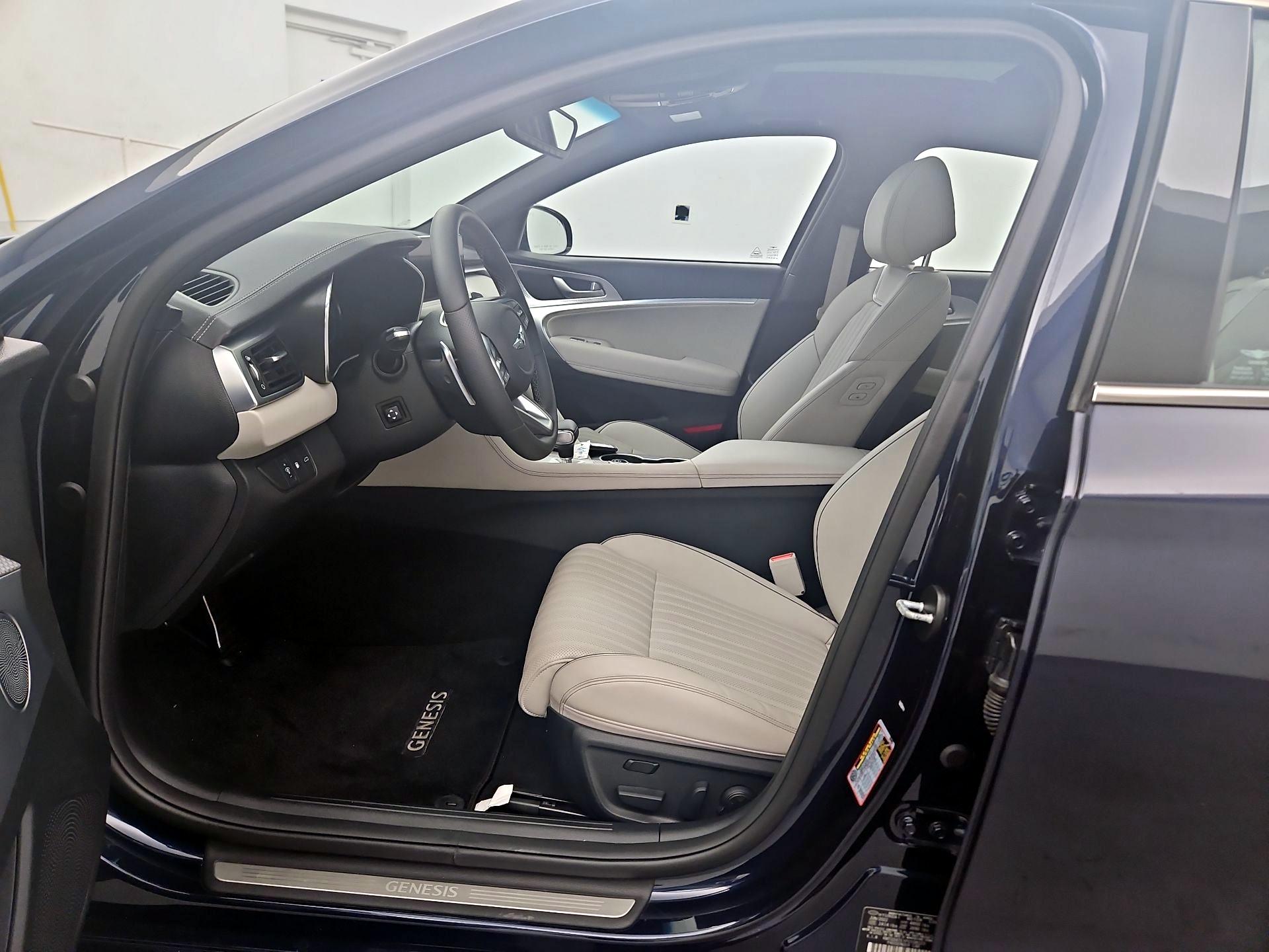 Thumbnail: 2023 Genesis G70 - 11
