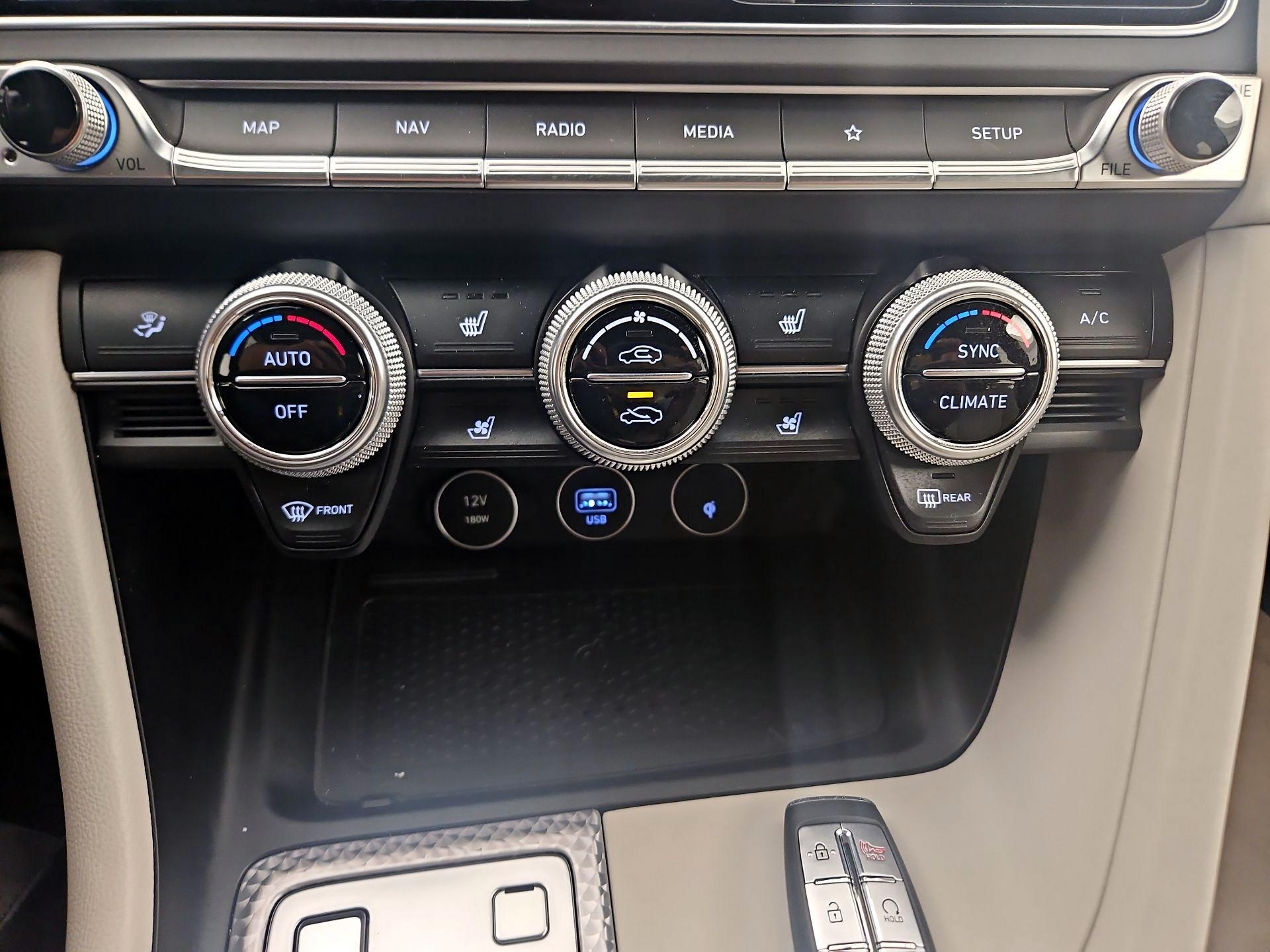 Thumbnail: 2023 Genesis G70 - 16