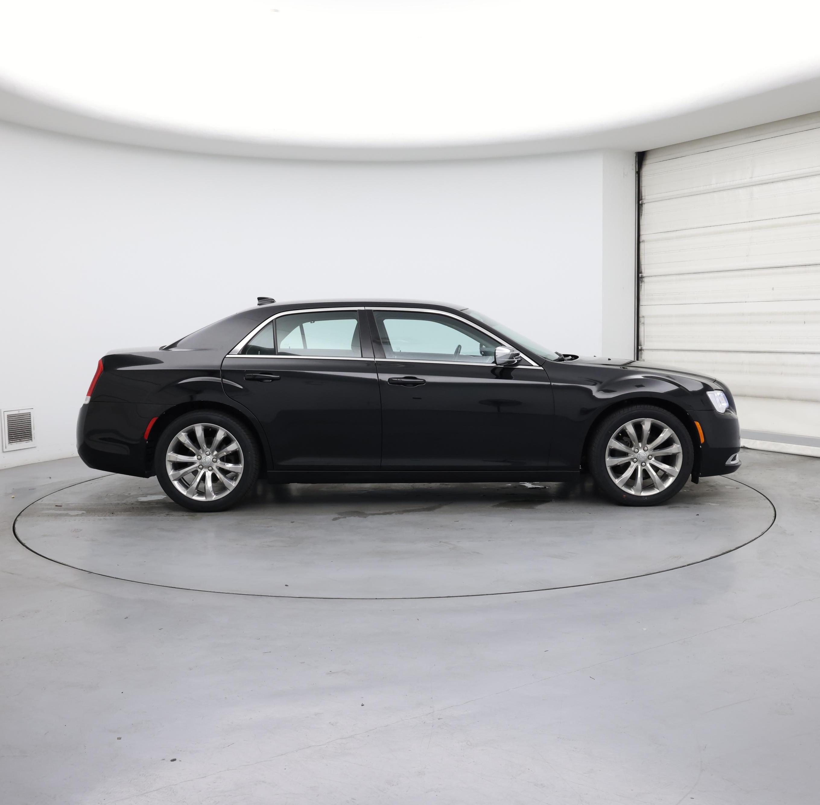 Thumbnail: 2021 Chrysler 300 - 7