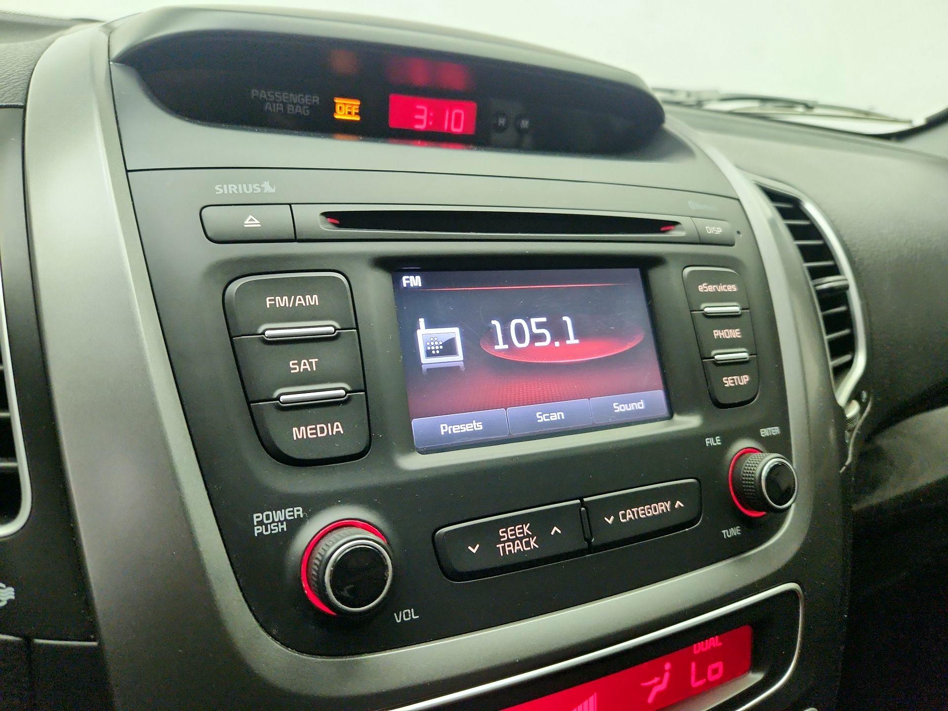 Thumbnail: 2014 Kia Sorento - 15