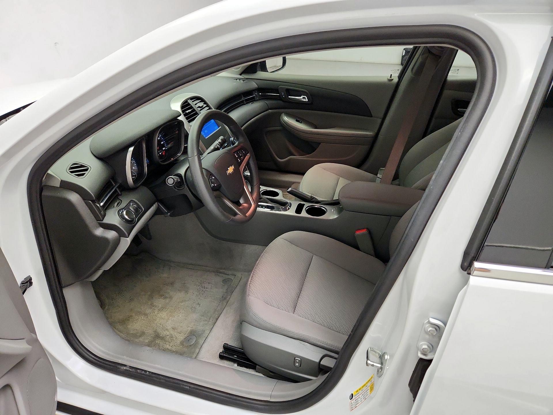 Thumbnail: 2015 Chevrolet Malibu - 11