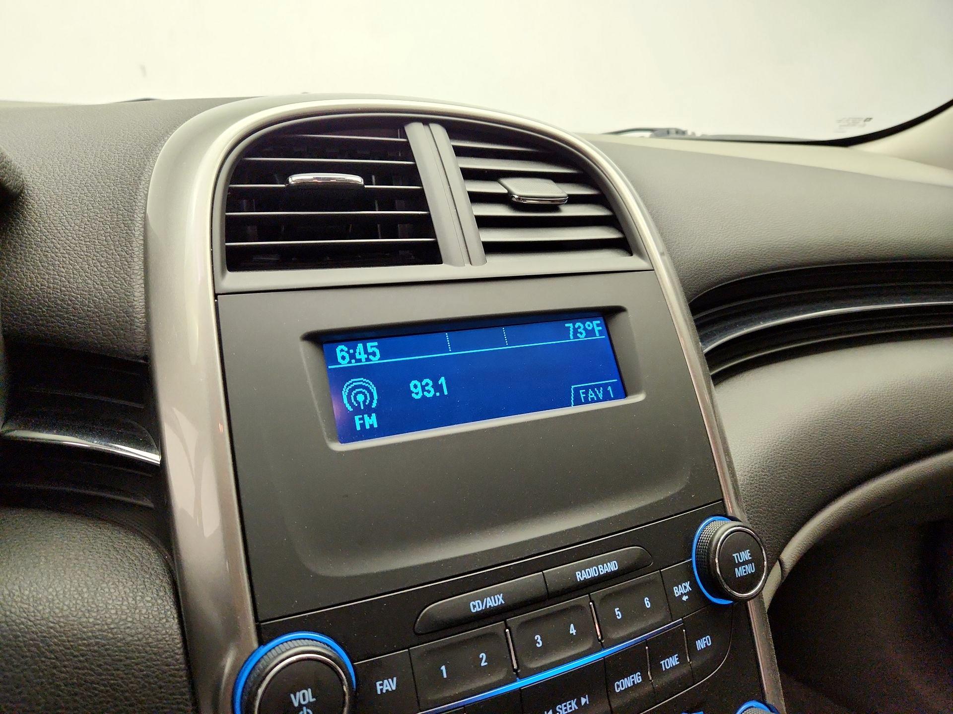 Thumbnail: 2015 Chevrolet Malibu - 14