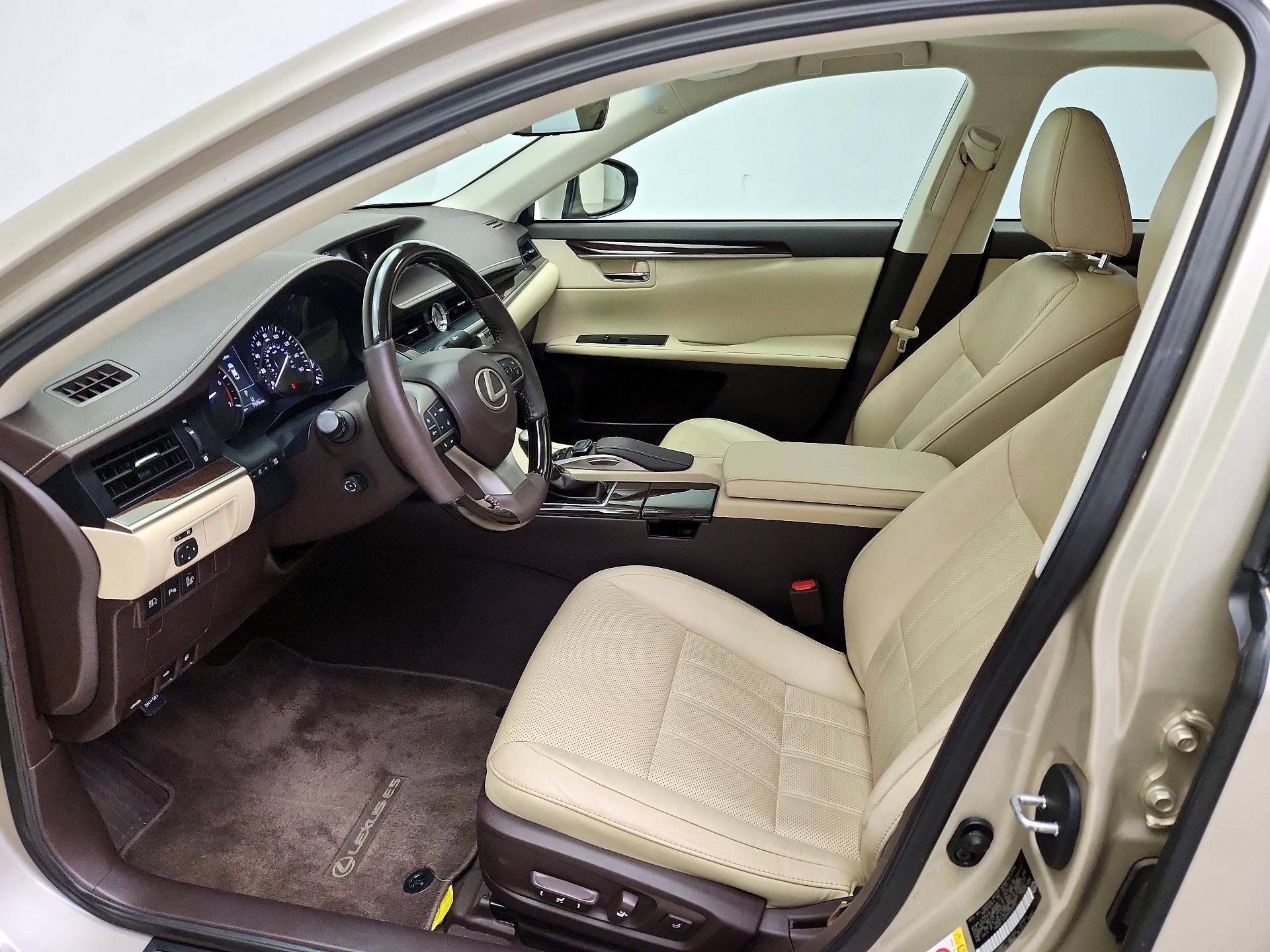 Thumbnail: 2017 Lexus ES - 11