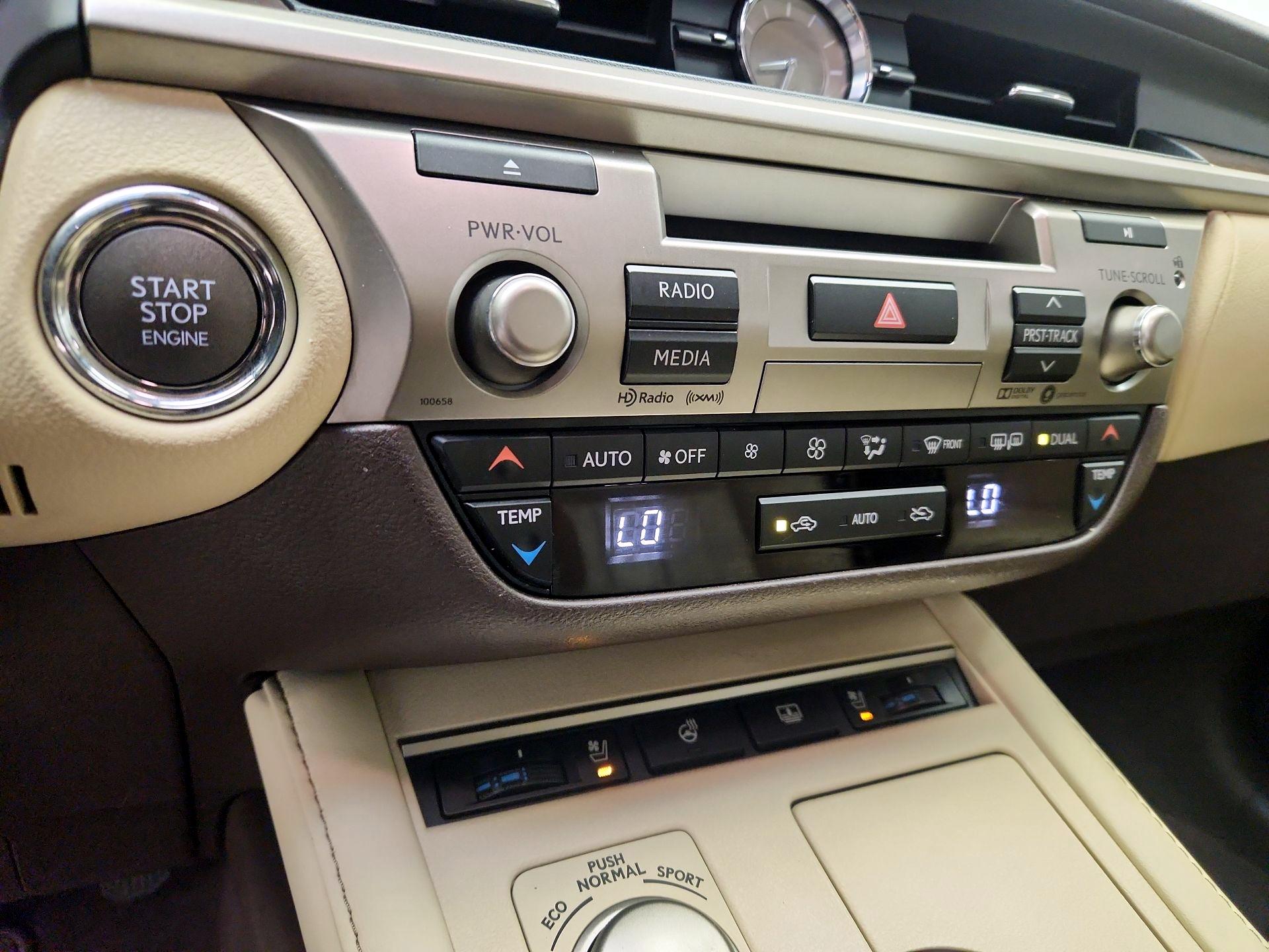 Thumbnail: 2017 Lexus ES - 17