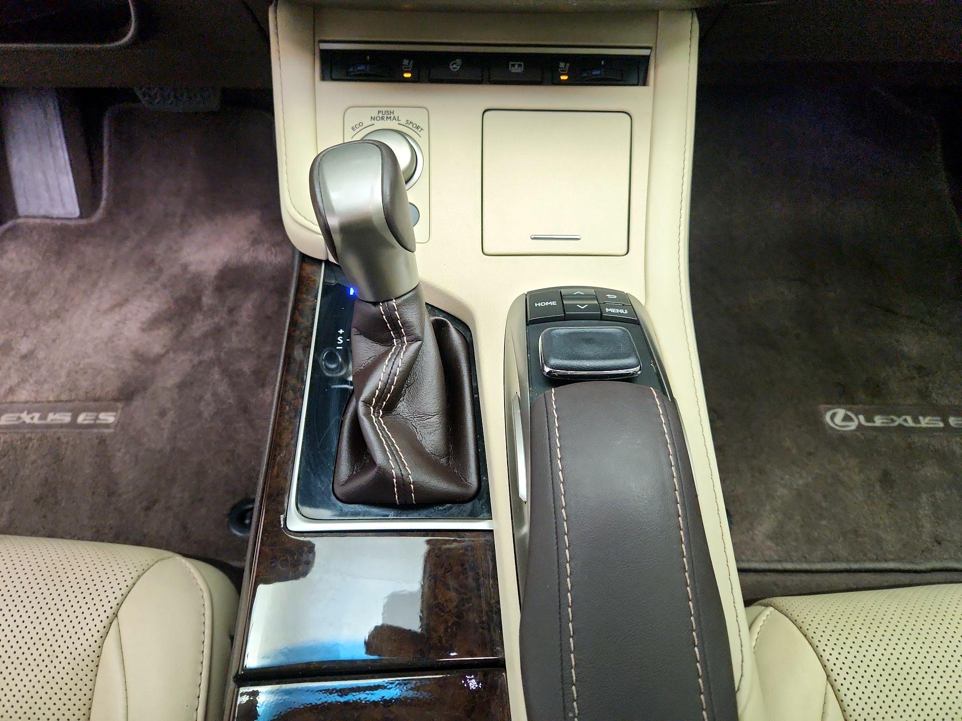 Thumbnail: 2017 Lexus ES - 18