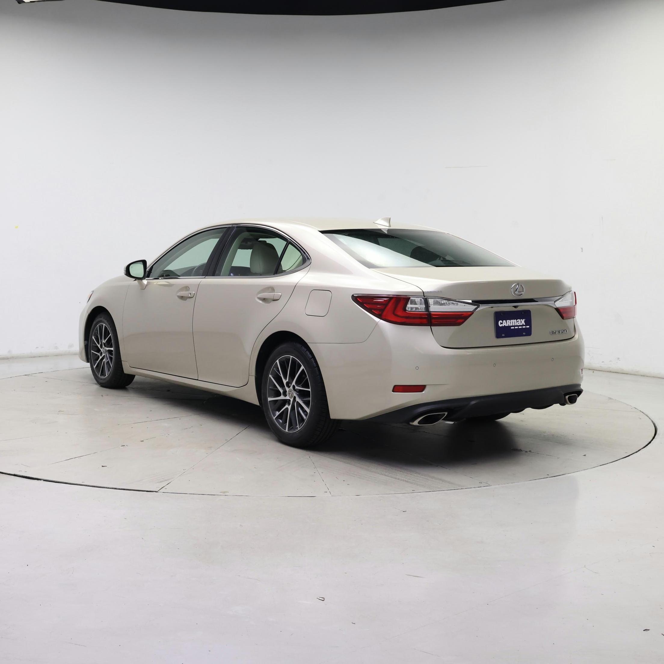 Thumbnail: 2017 Lexus ES - 2