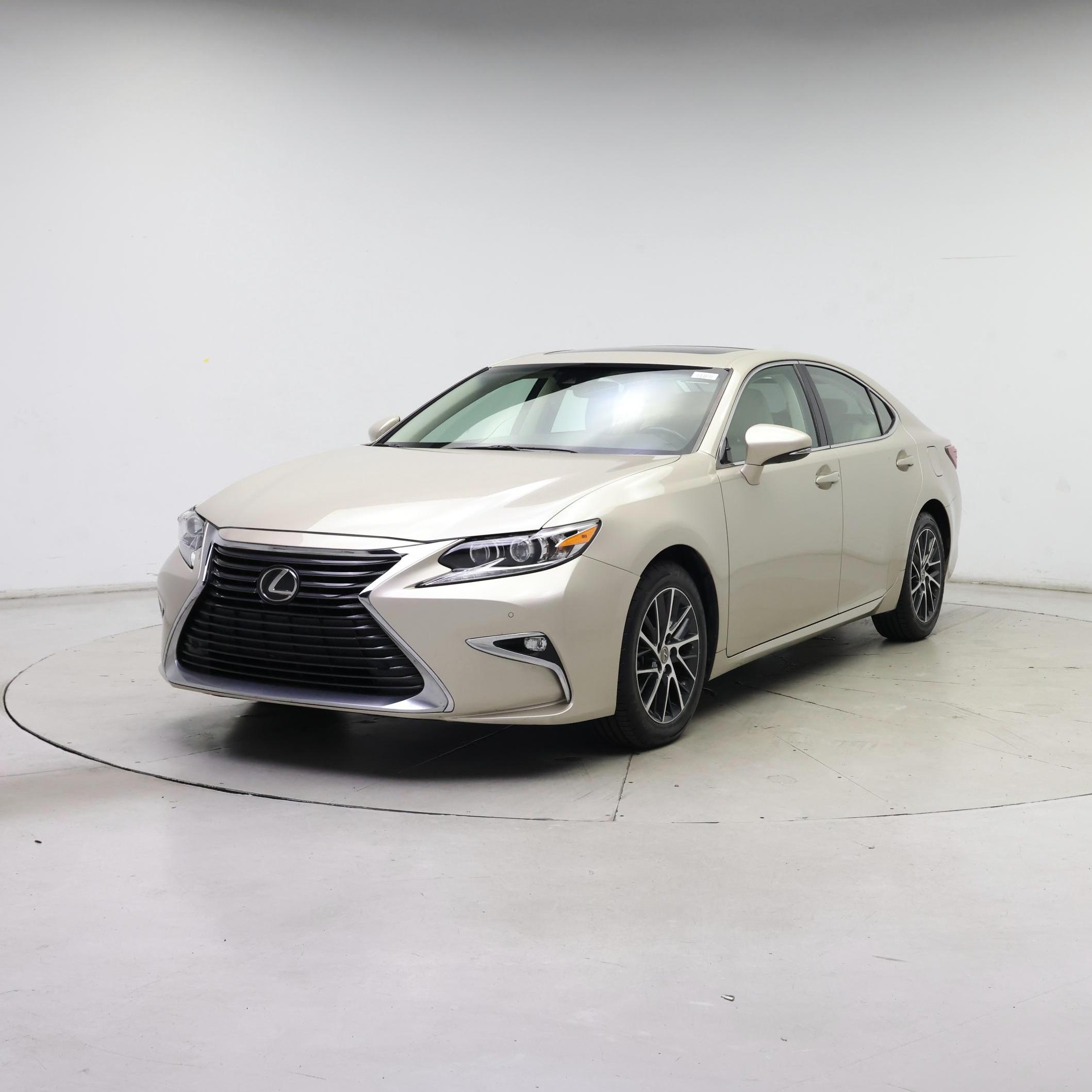 Thumbnail: 2017 Lexus ES - 4
