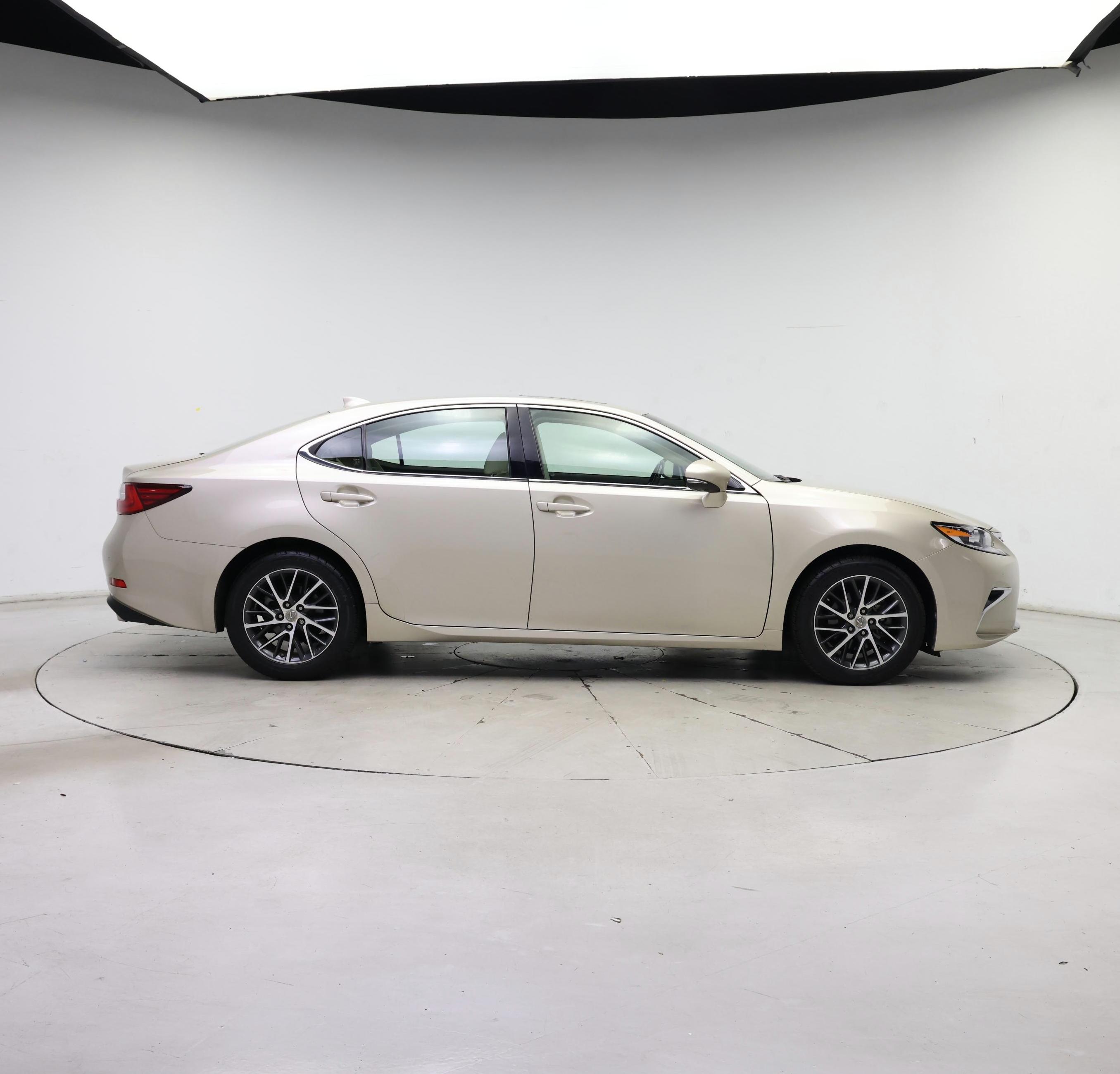 Thumbnail: 2017 Lexus ES - 7