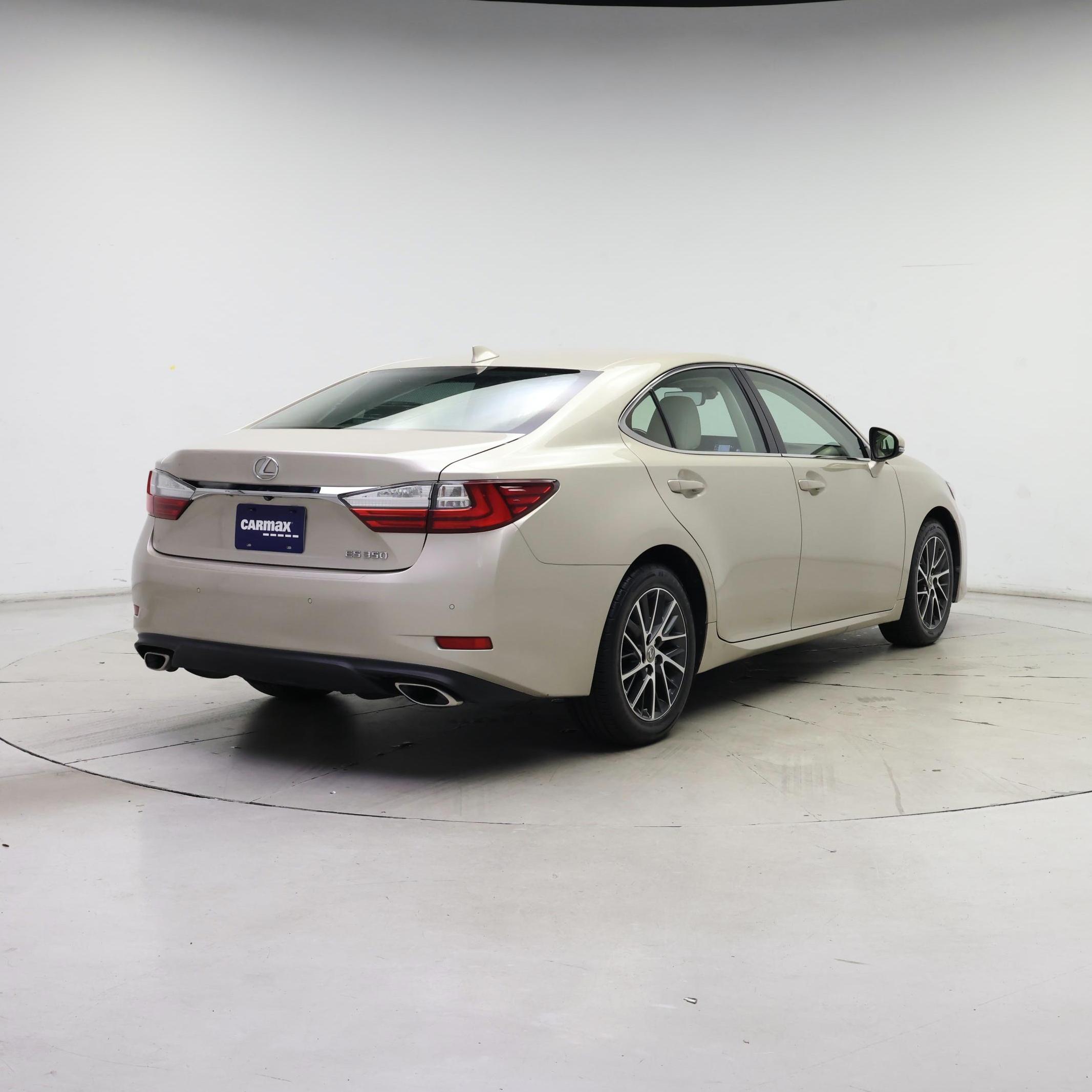 Thumbnail: 2017 Lexus ES - 8