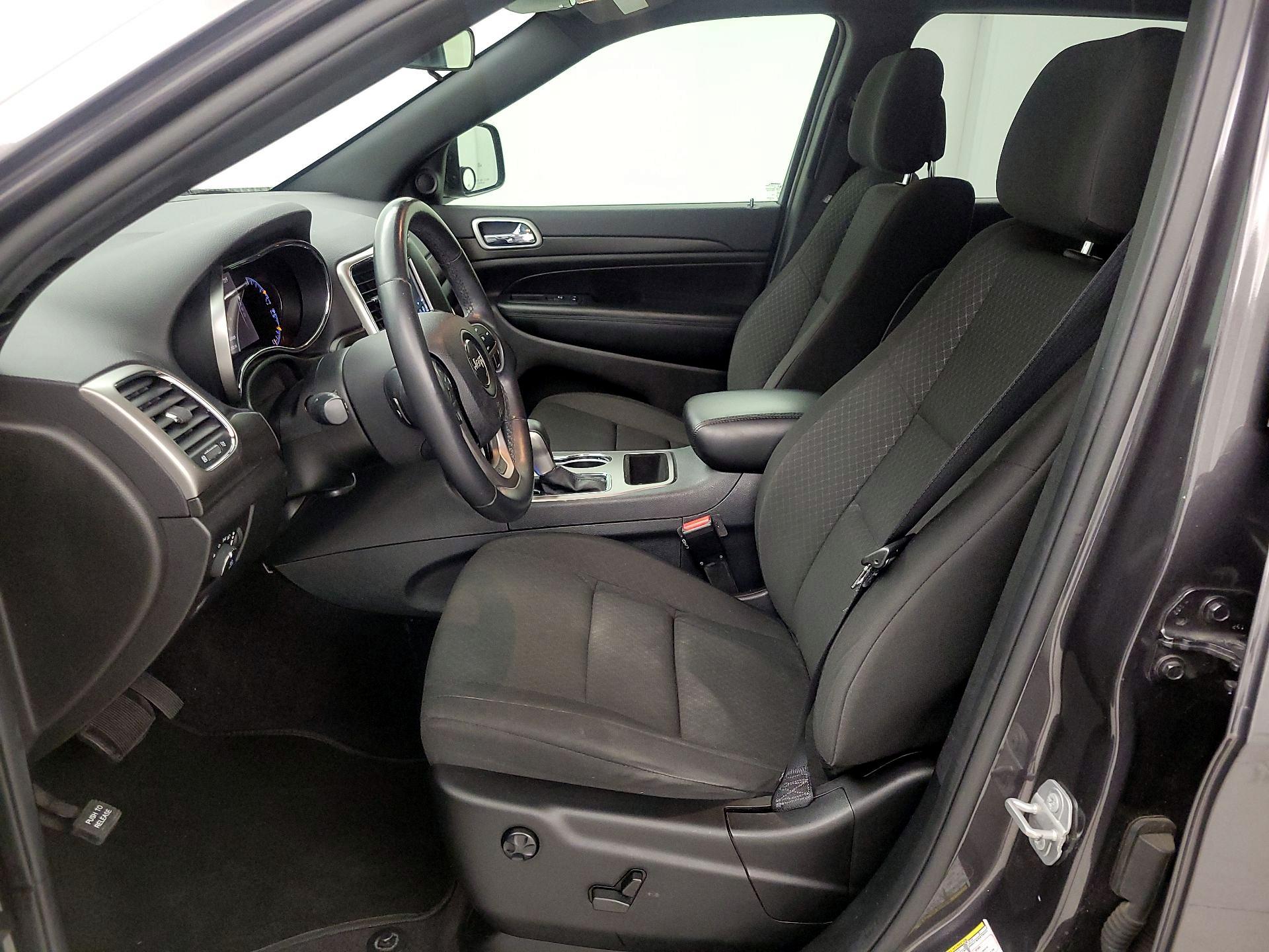 Thumbnail: 2018 Jeep Grand Cherokee - 11