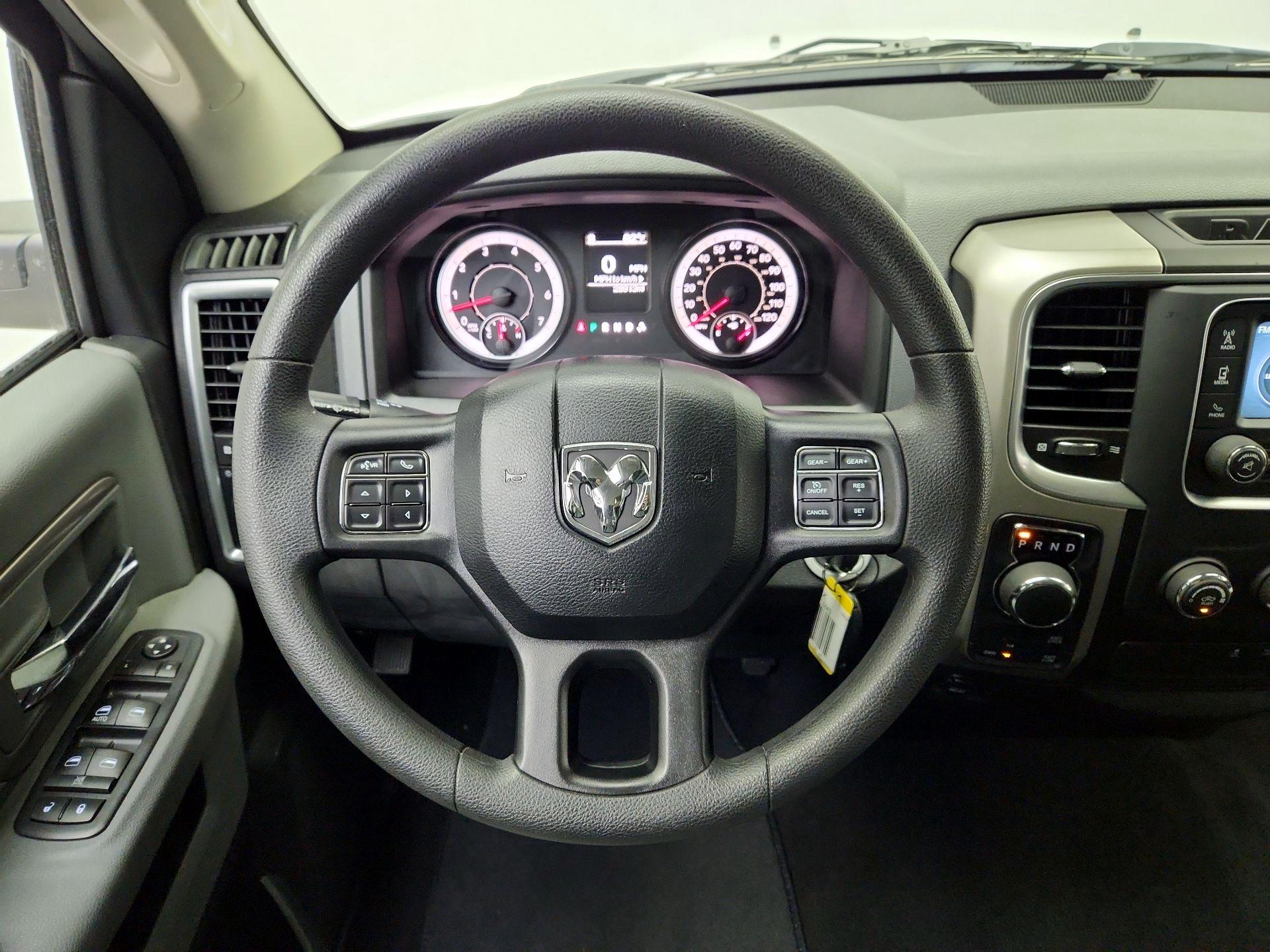 Thumbnail: 2019 RAM 1500 Classic - 10