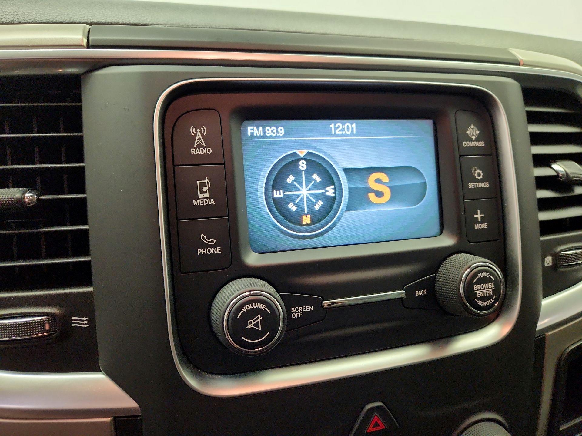 Thumbnail: 2019 RAM 1500 Classic - 14