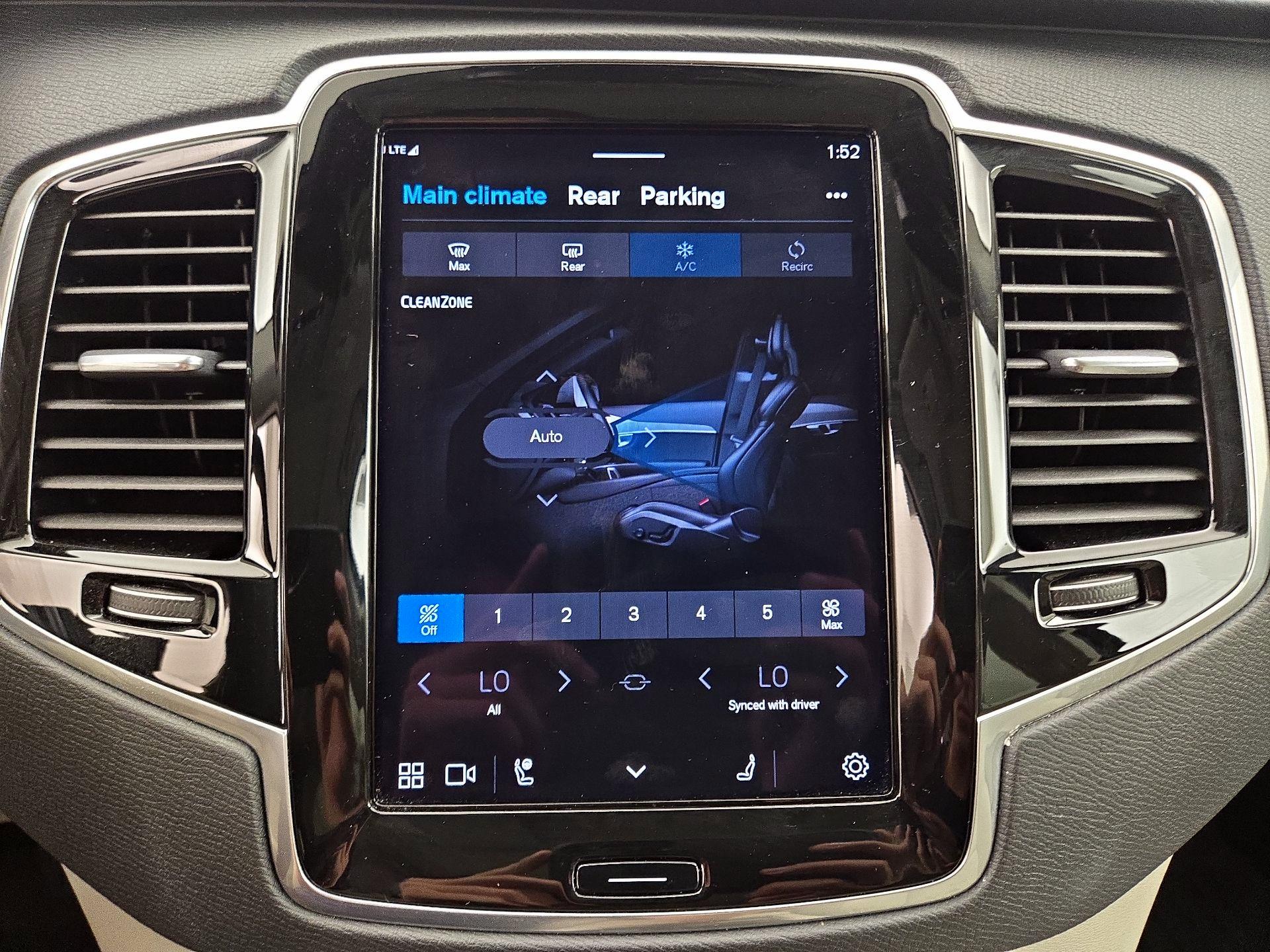 Thumbnail: 2024 Volvo XC90 - 16